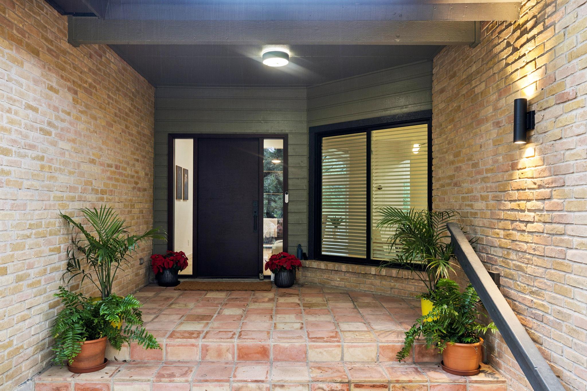 Image 3 of 35 For 7435 Hummingbird Hill Ln