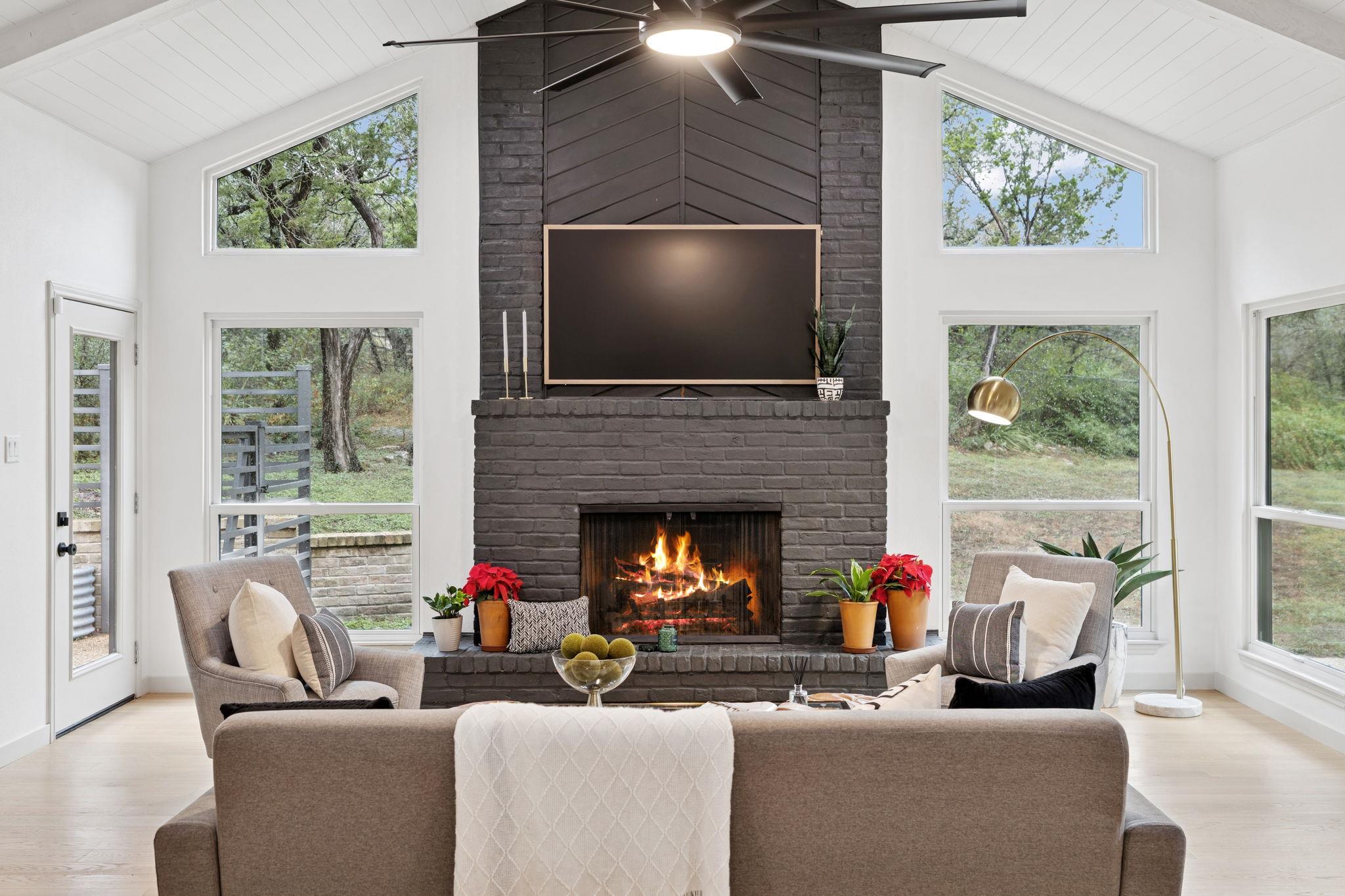 Image 5 of 35 For 7435 Hummingbird Hill Ln