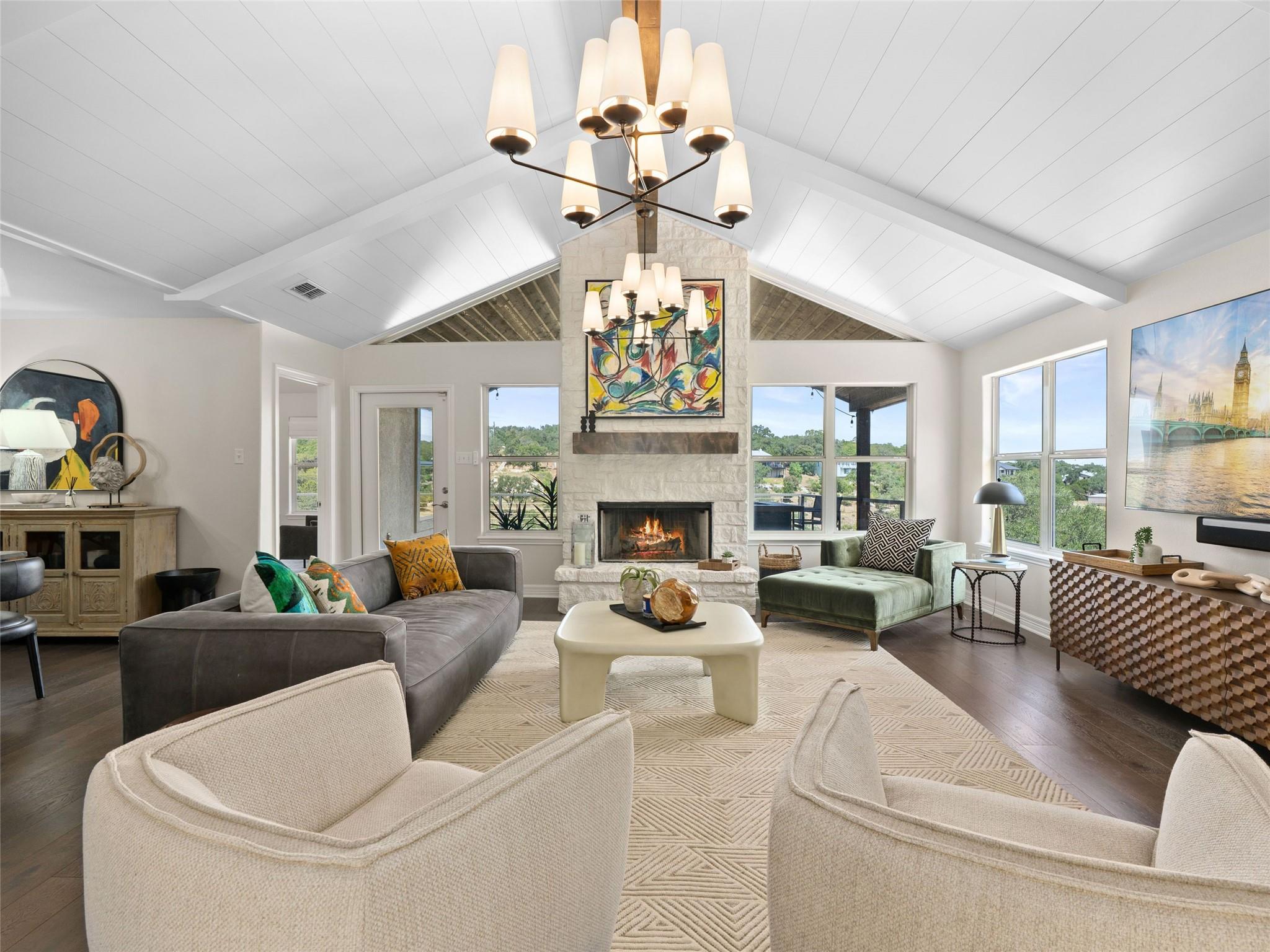 Image 7 of 40 For 321 Village View Dr
