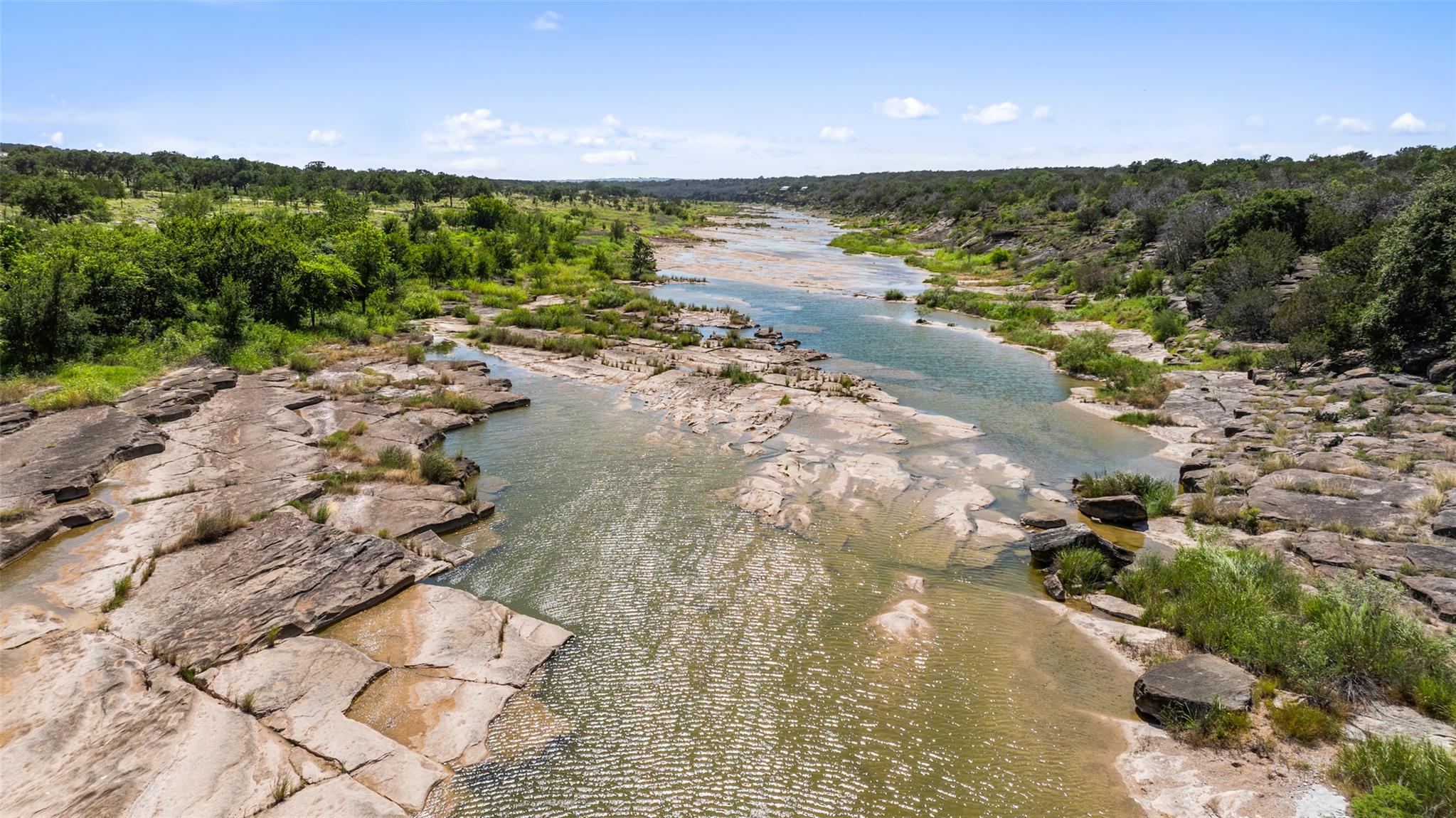 Details for 960 Gipson Rd, Johnson City, TX 78636