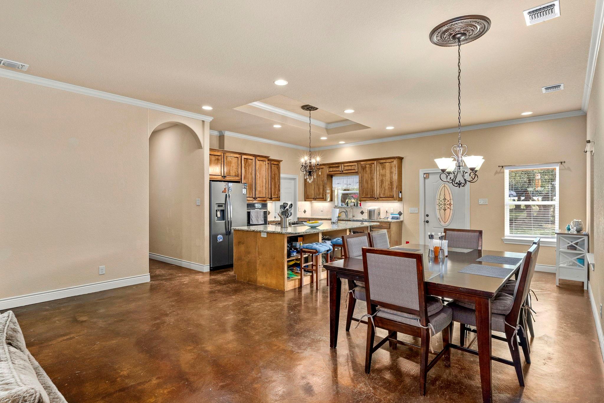 Image 17 of 40 For 200 Creekwood Ct
