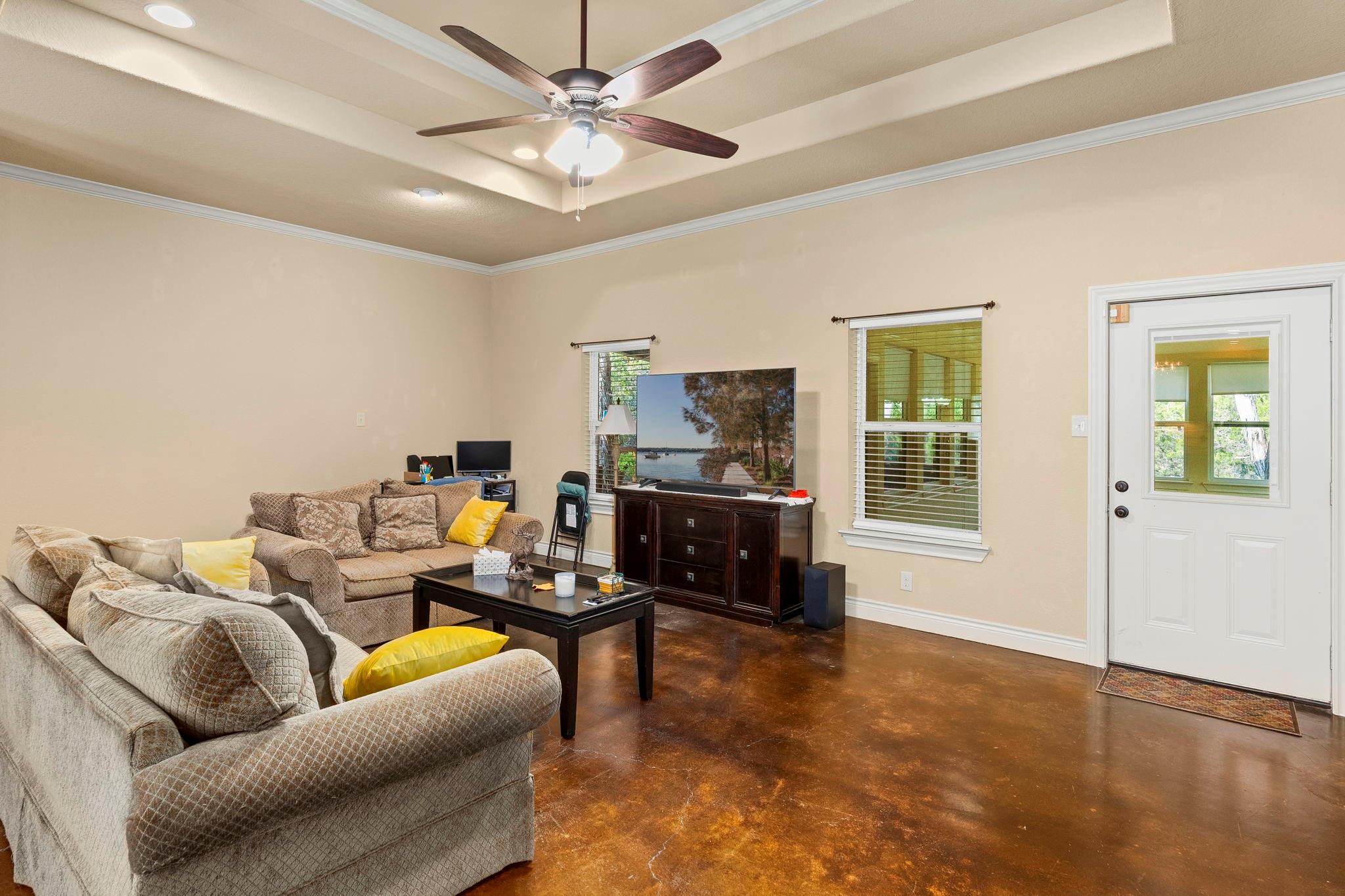 Image 19 of 40 For 200 Creekwood Ct