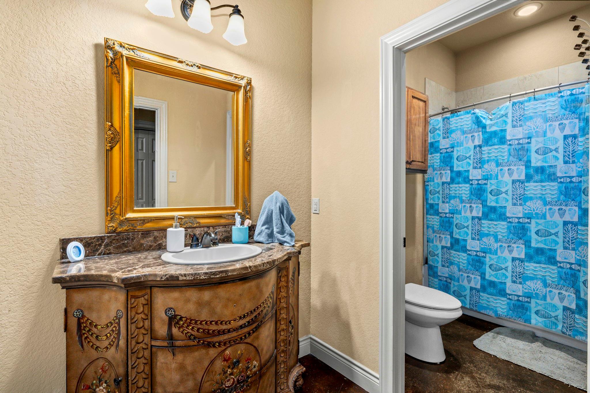 Image 22 of 40 For 200 Creekwood Ct