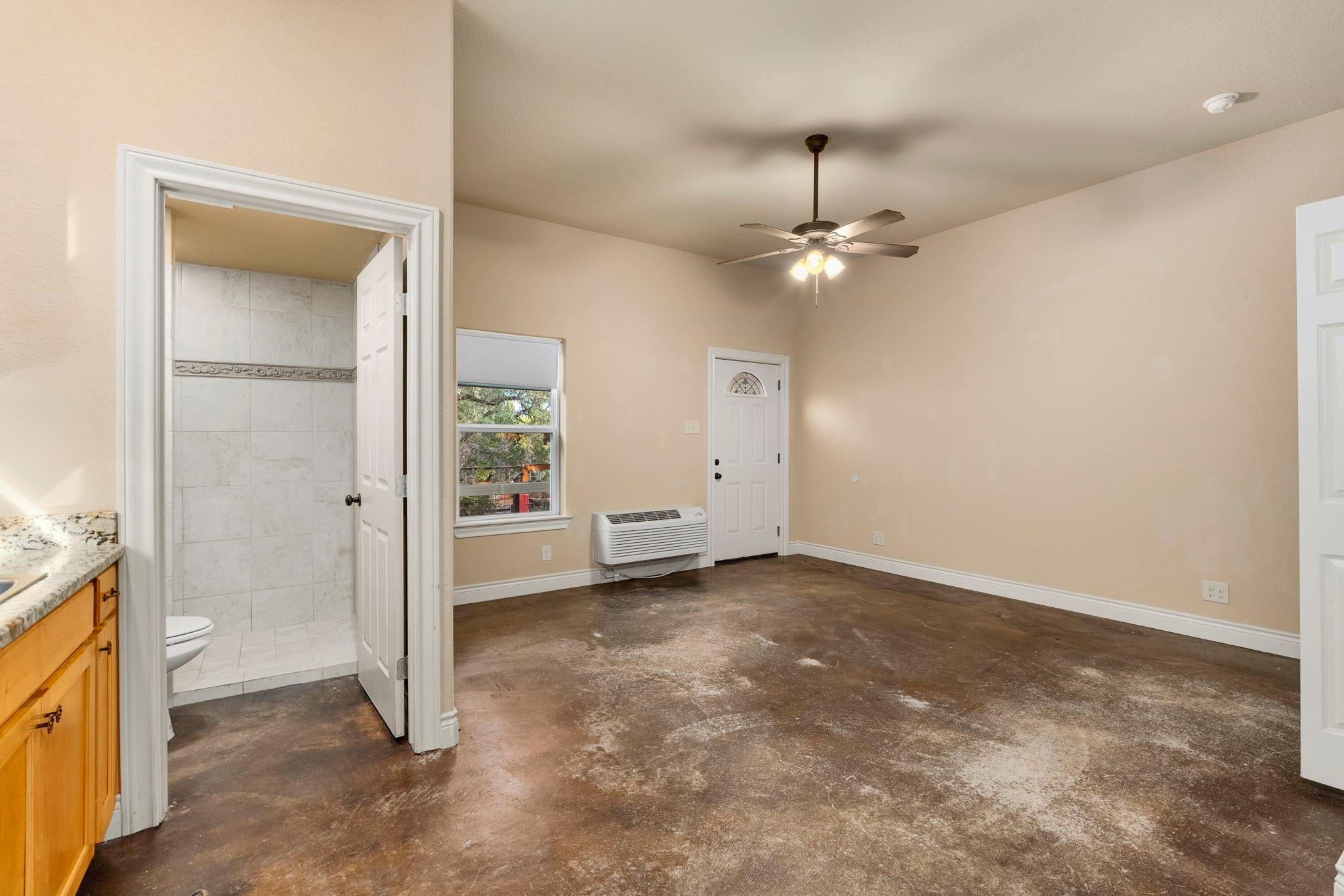 Image 25 of 40 For 200 Creekwood Ct