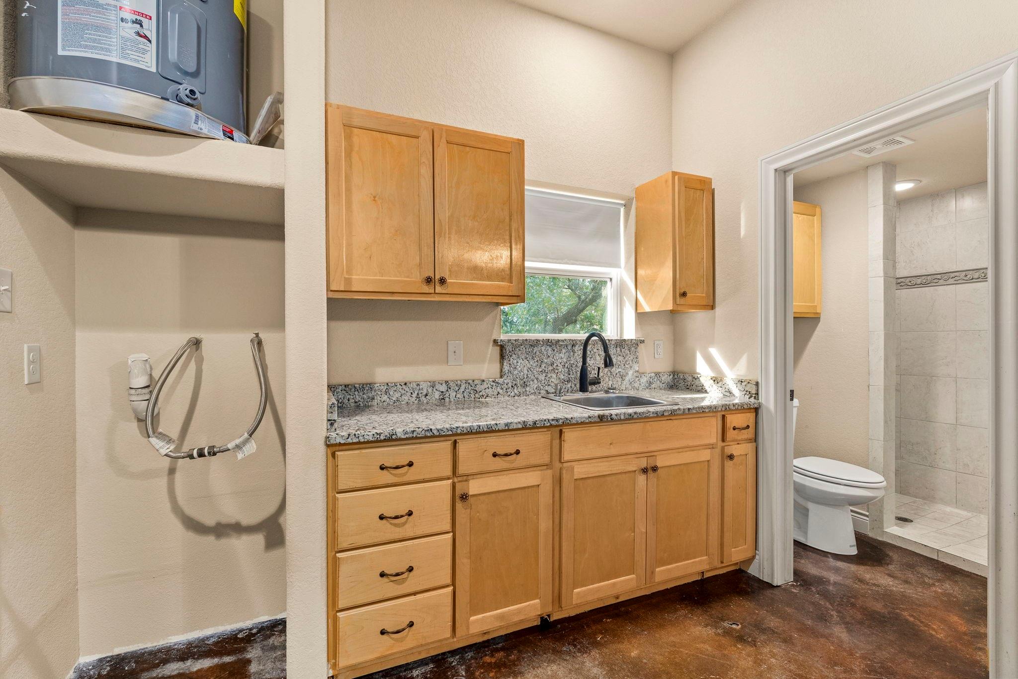 Image 26 of 40 For 200 Creekwood Ct