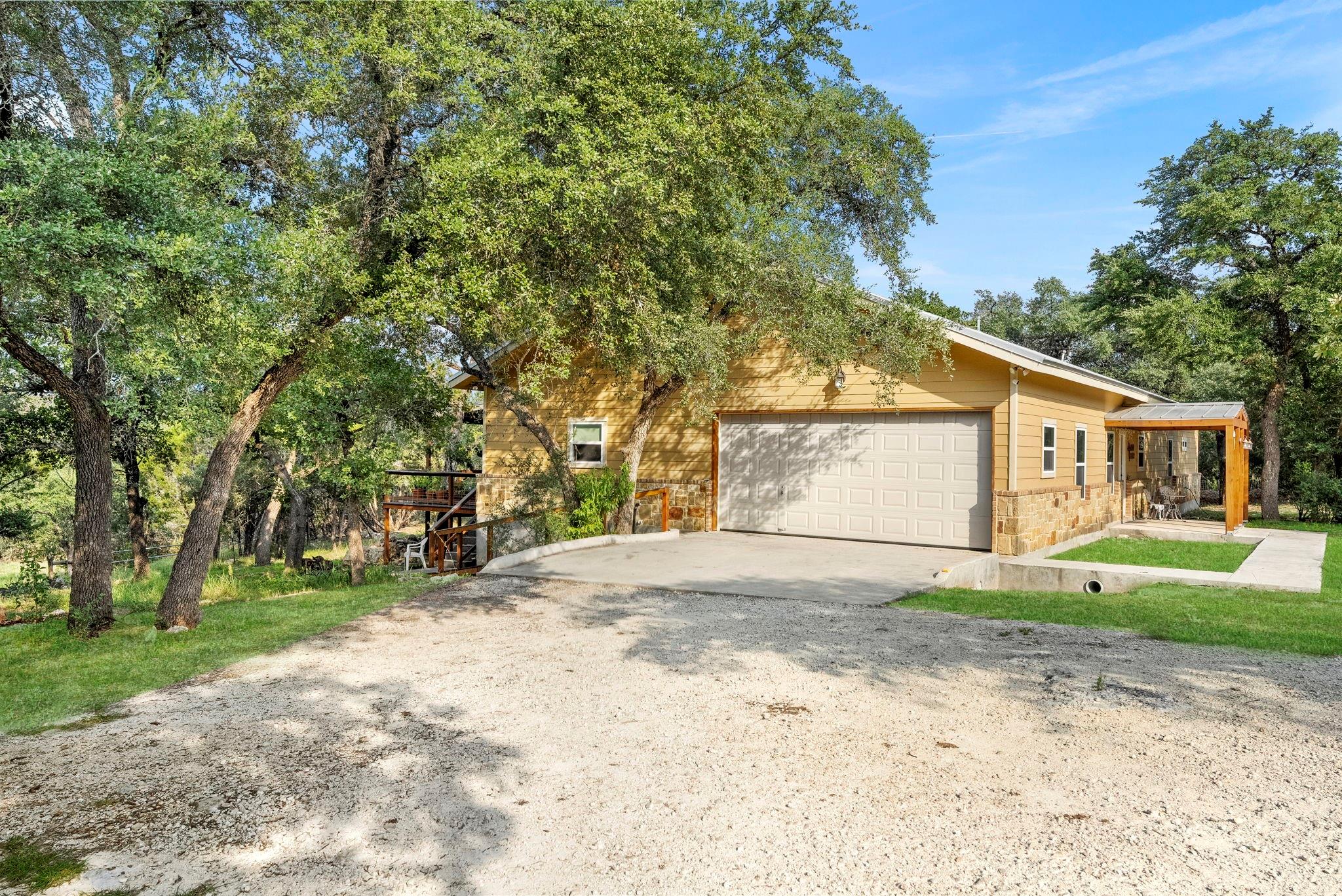 Image 3 of 40 For 200 Creekwood Ct