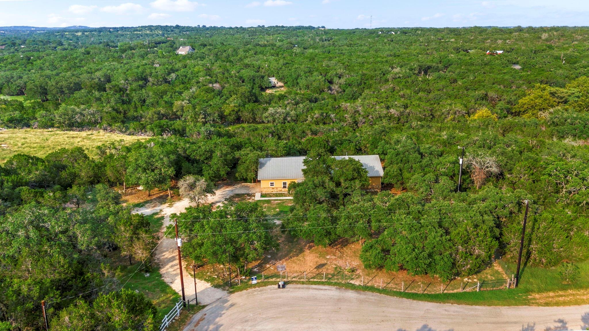 Image 4 of 40 For 200 Creekwood Ct