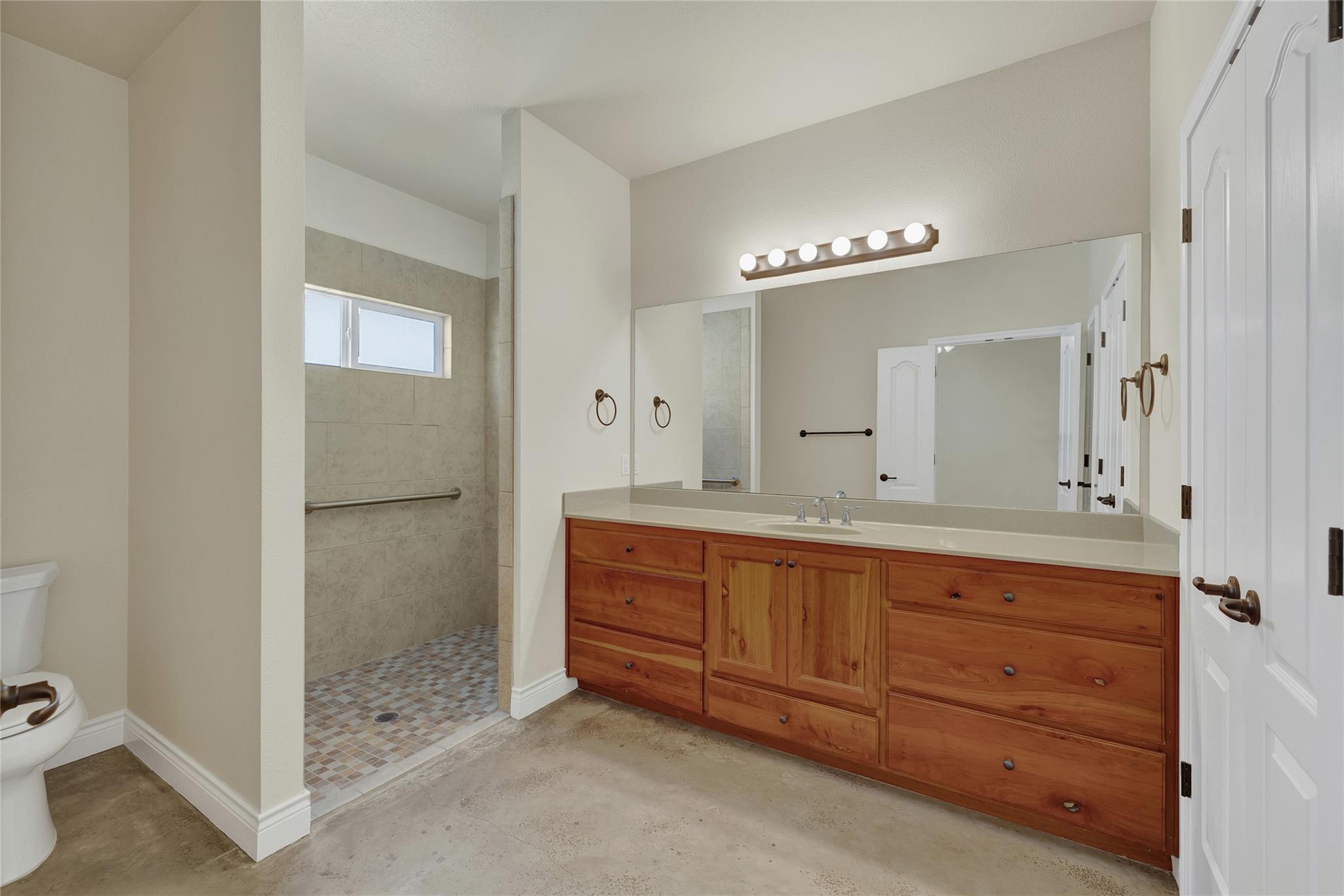 Image 16 of 23 For 1382 Hanz Dr