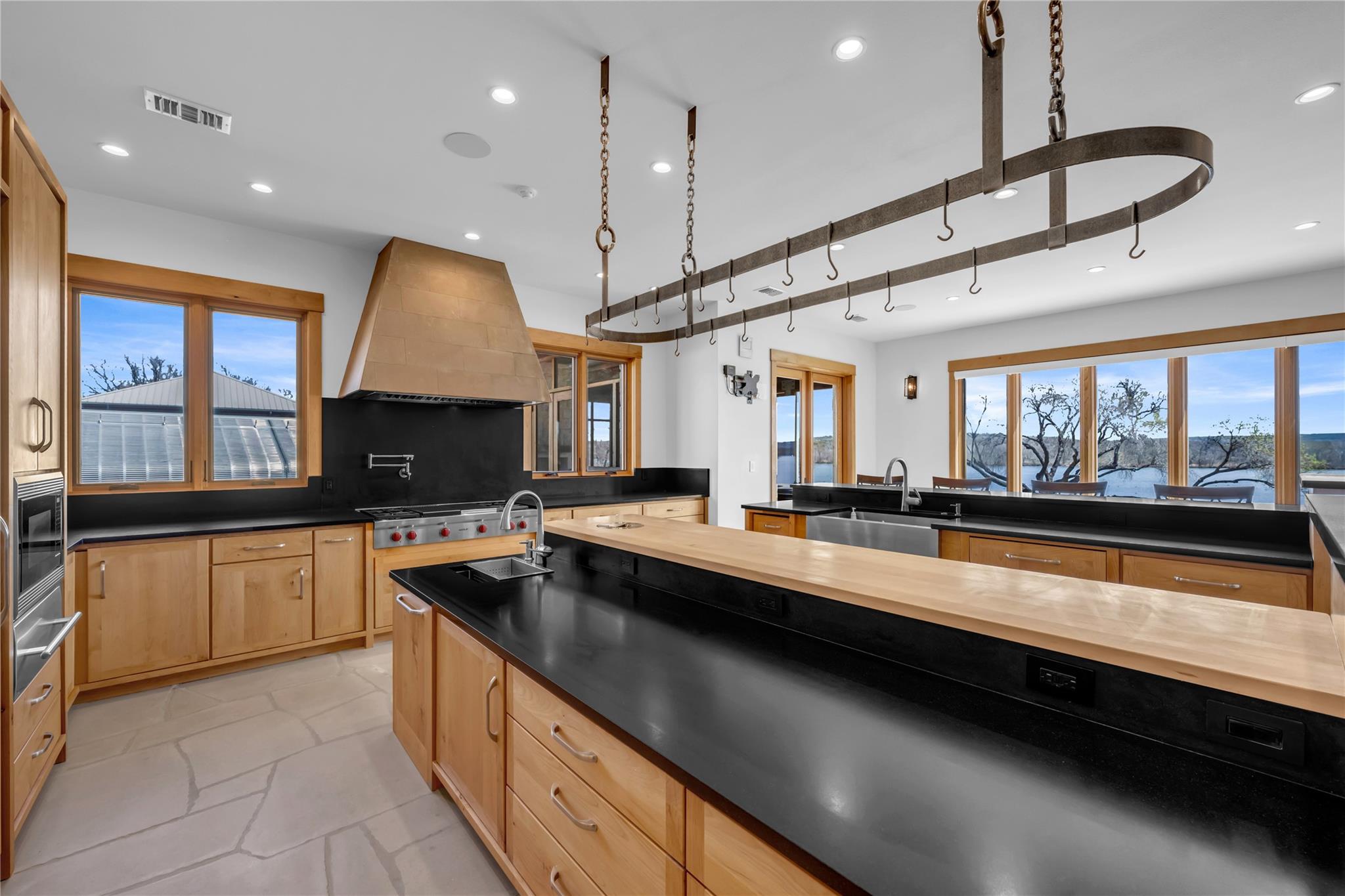 Image 11 of 30 For 118 Mountain View Cir