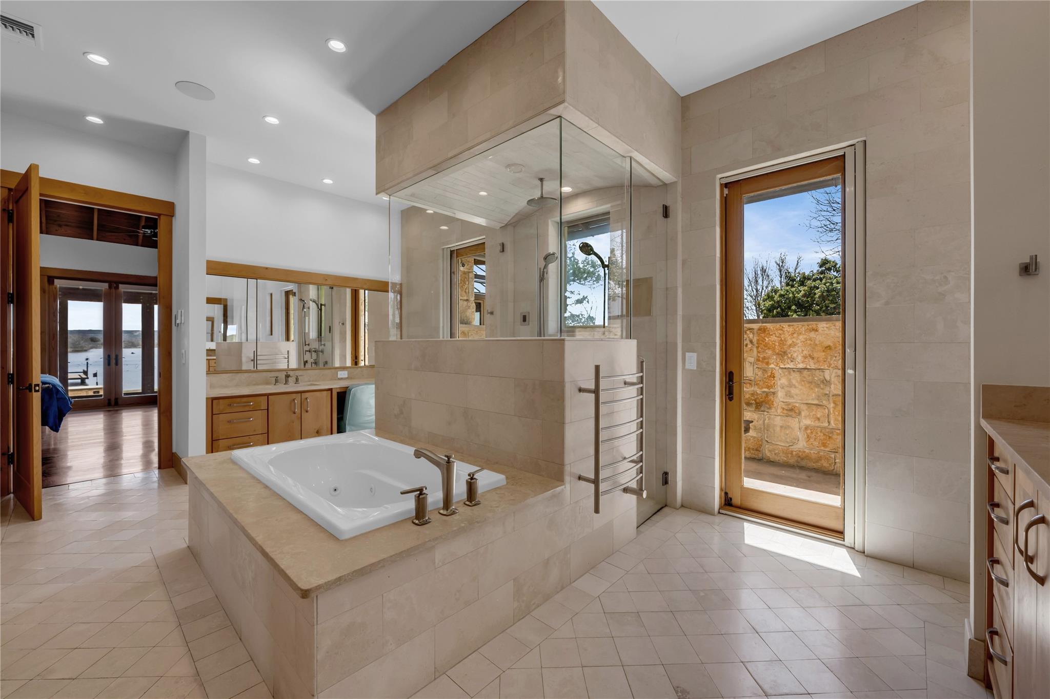 Image 15 of 30 For 118 Mountain View Cir