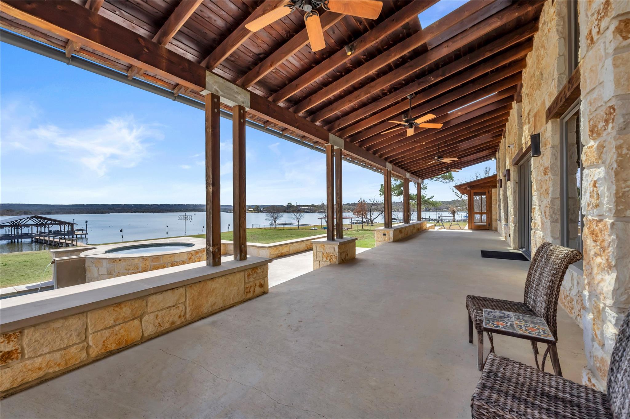 Image 21 of 30 For 118 Mountain View Cir