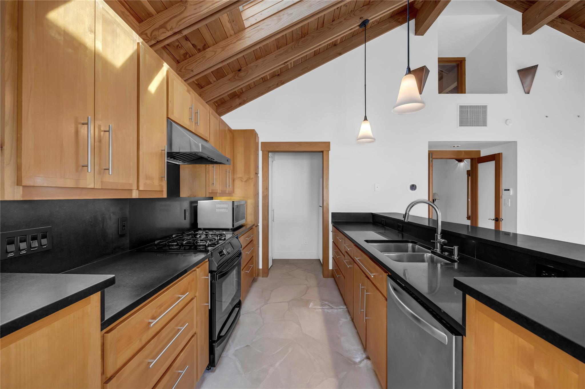 Image 26 of 30 For 118 Mountain View Cir