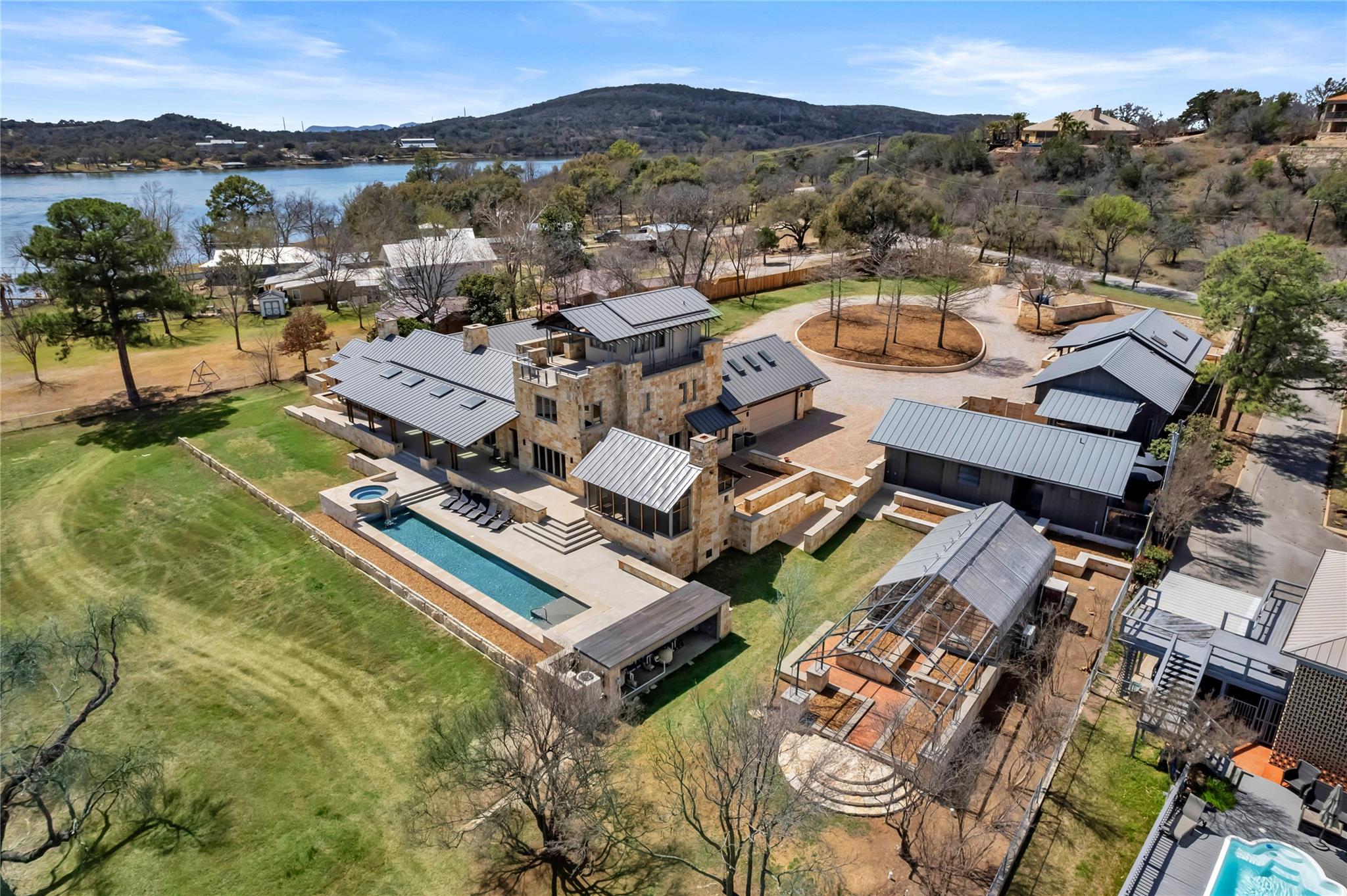 Image 29 of 30 For 118 Mountain View Cir