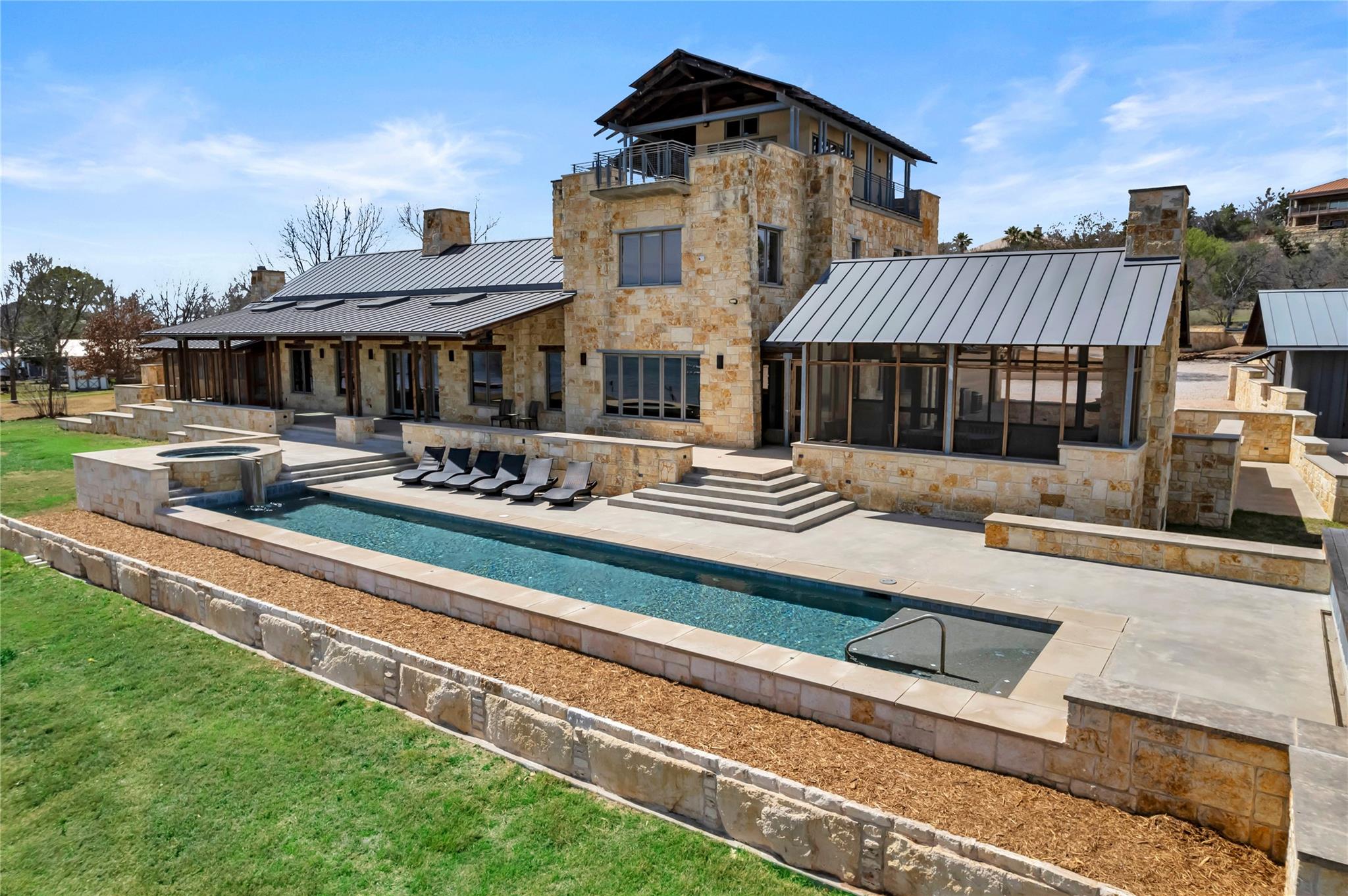 Image 3 of 30 For 118 Mountain View Cir