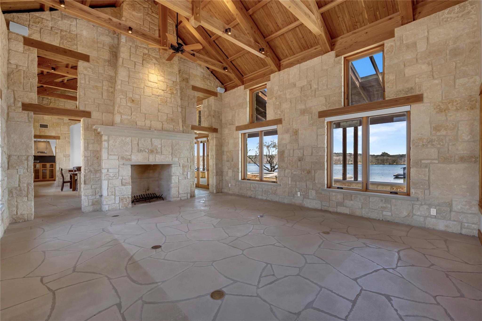 Image 8 of 30 For 118 Mountain View Cir