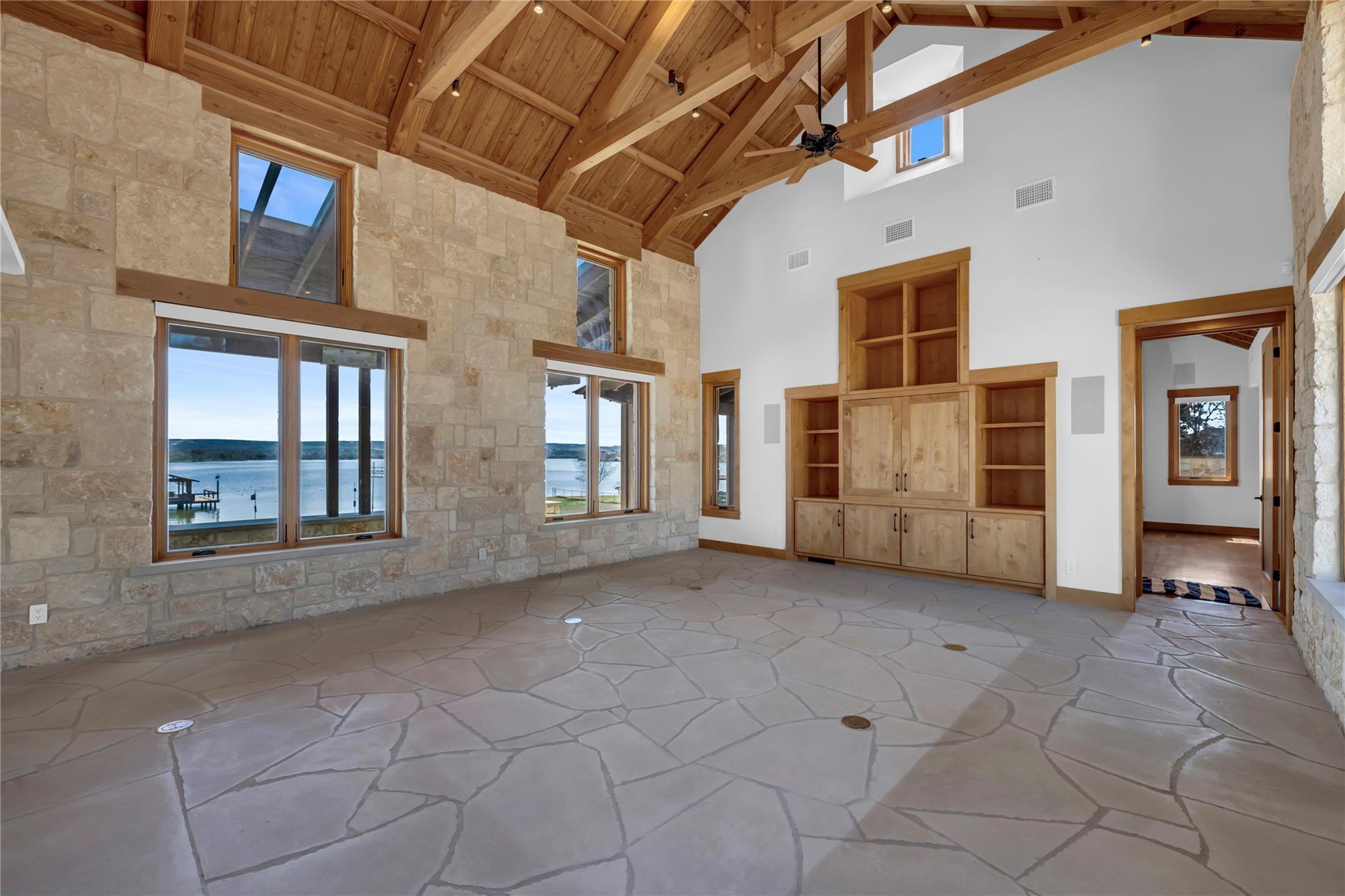 Image 9 of 30 For 118 Mountain View Cir