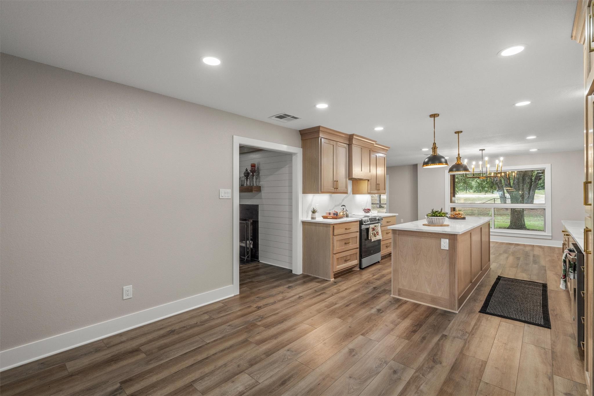 Image 21 of 40 For 1037 Western Hills Rd