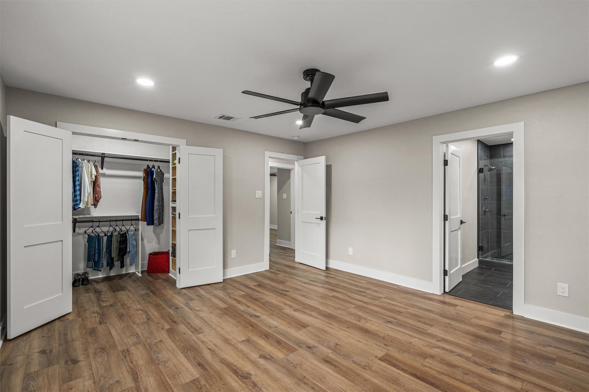 Image 23 of 40 For 1037 Western Hills Rd