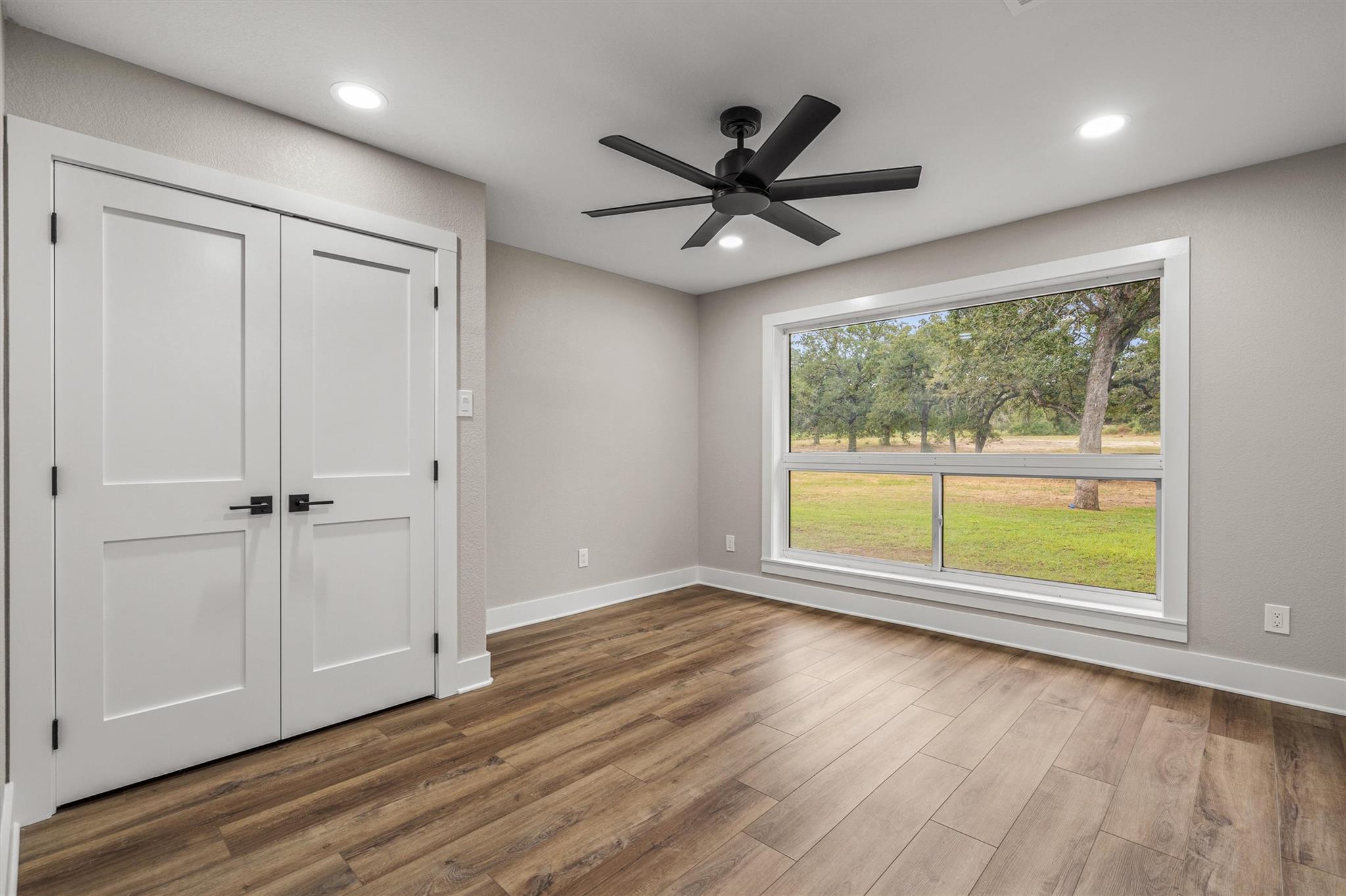 Image 26 of 40 For 1037 Western Hills Rd