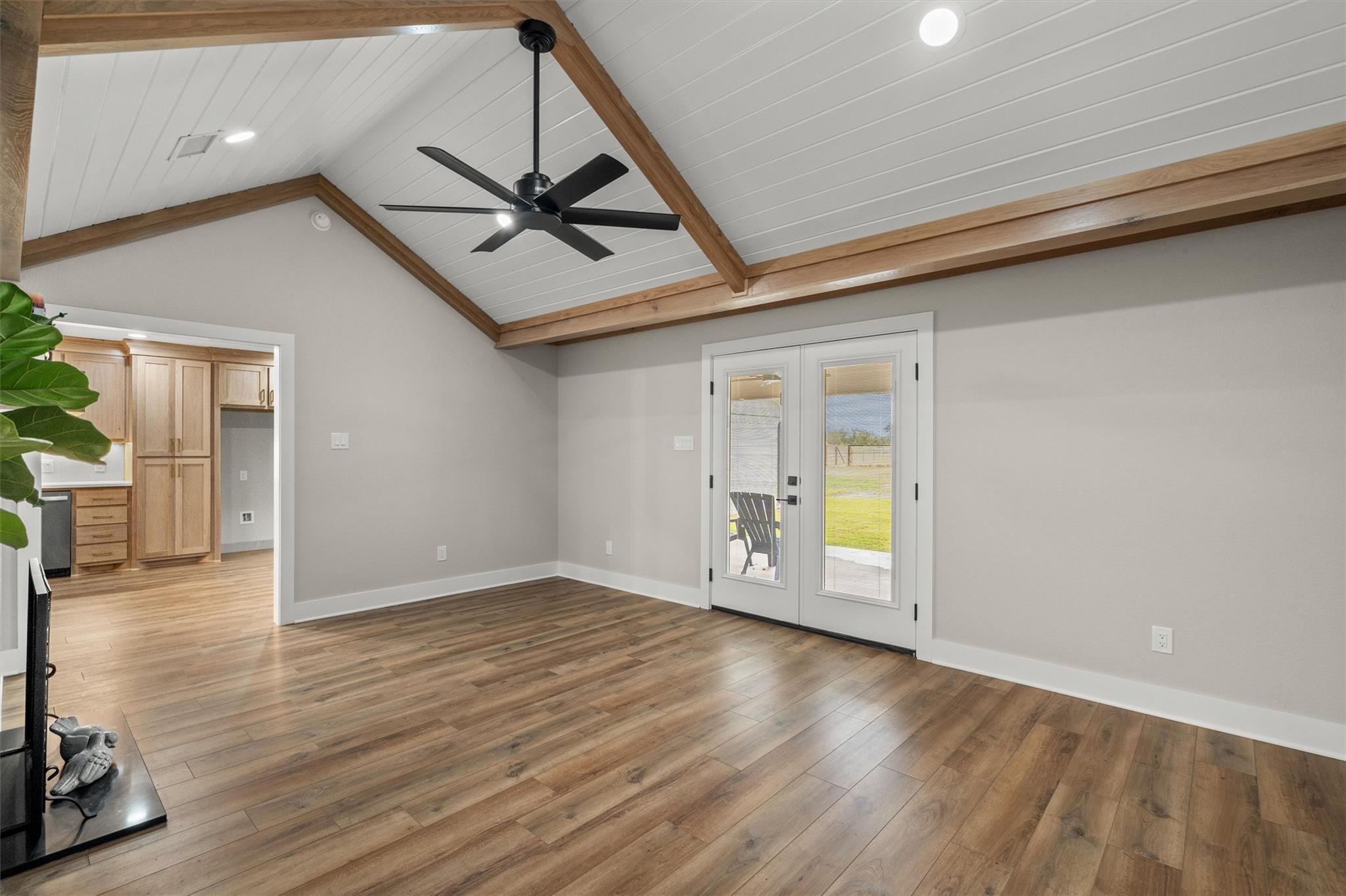 Image 9 of 40 For 1037 Western Hills Rd