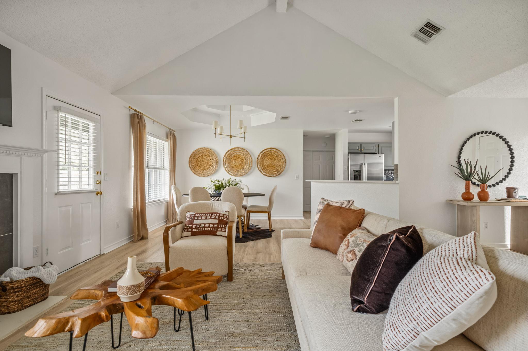 Image 7 of 34 For 1319 Summerwood Dr