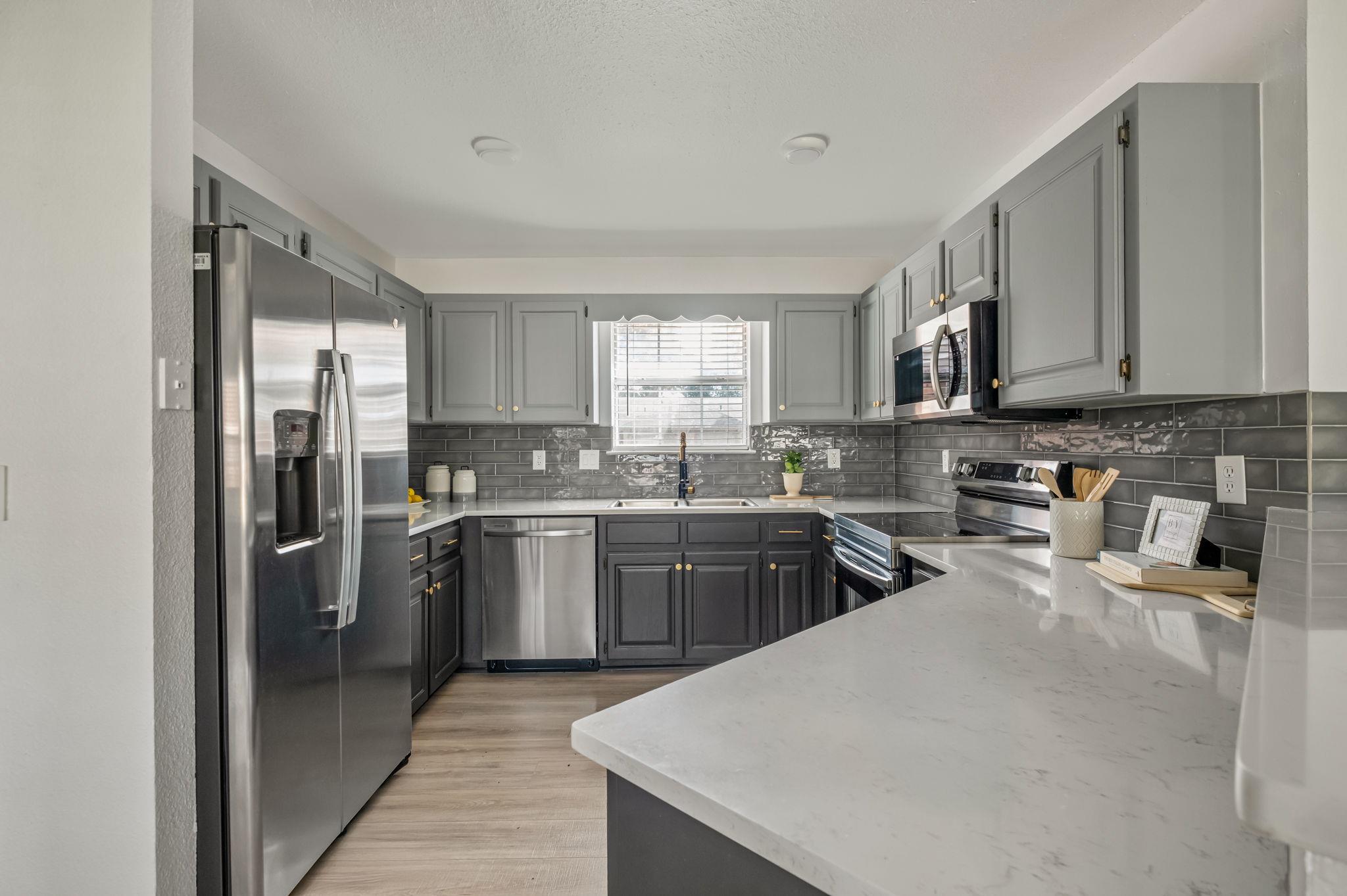 Image 8 of 34 For 1319 Summerwood Dr