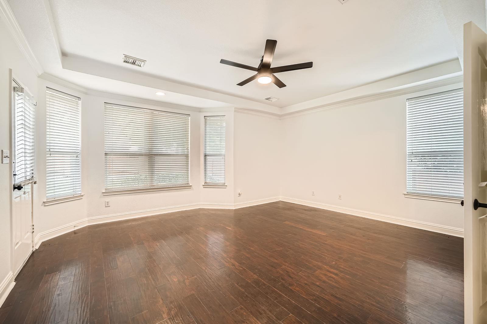 Image 14 of 29 For 9812 Whitley Bay Dr