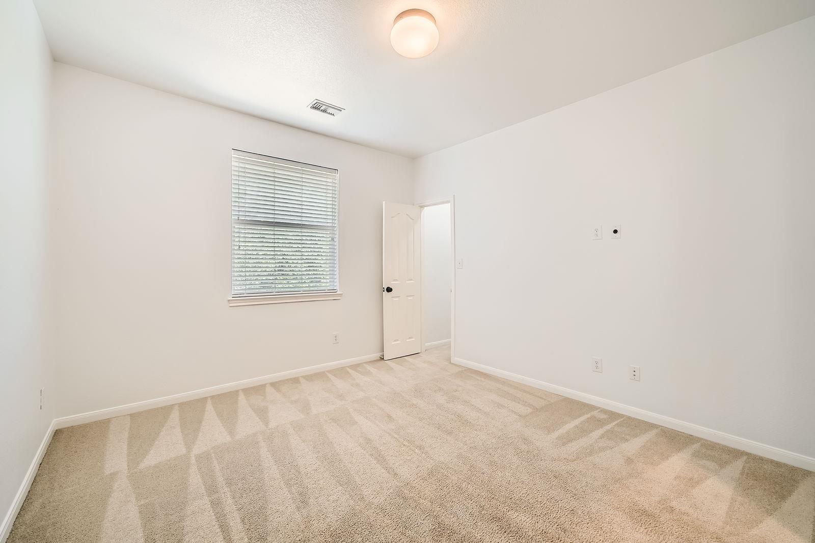 Image 20 of 29 For 9812 Whitley Bay Dr