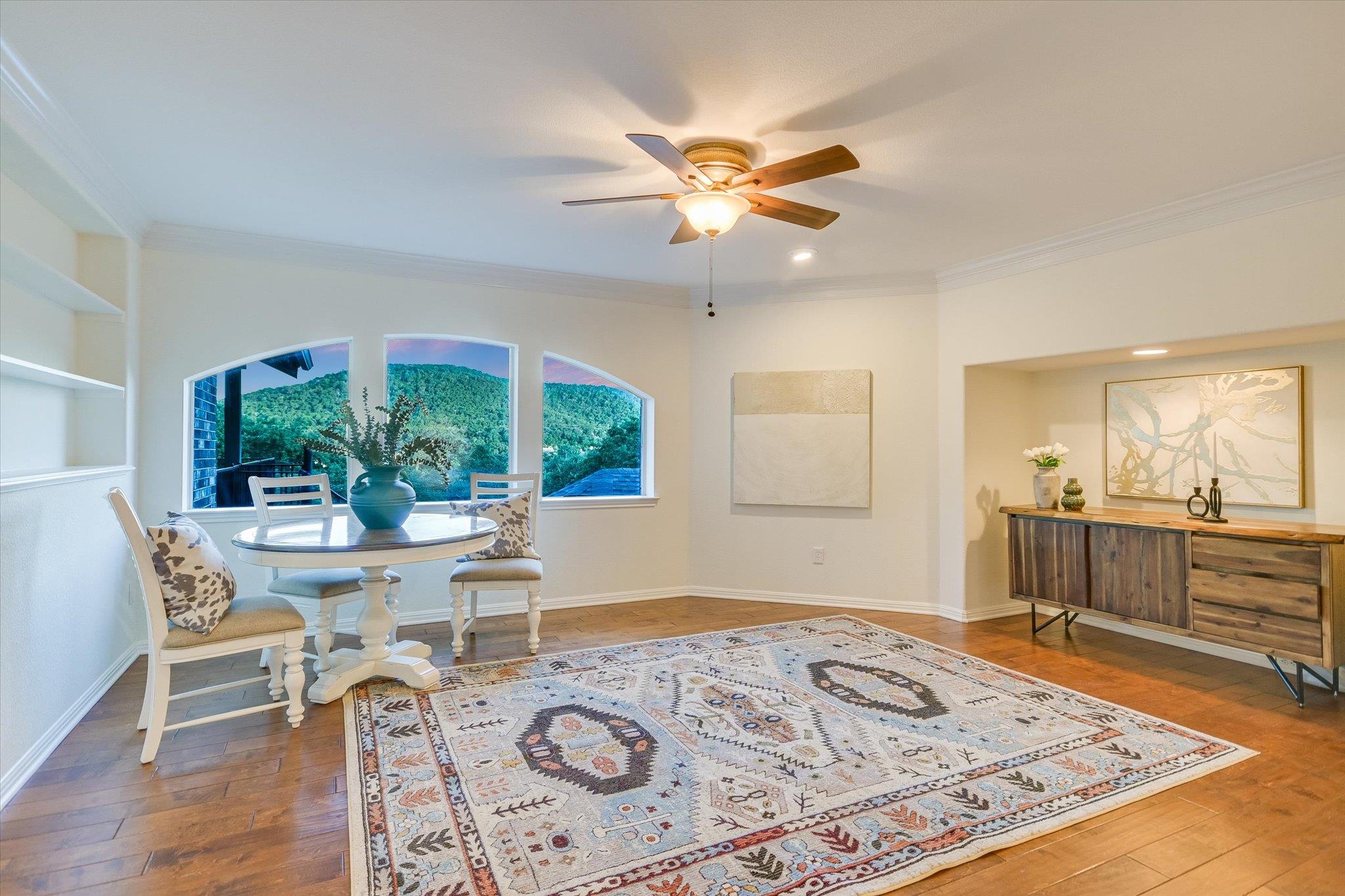 Image 19 of 39 For 17120 Northlake Hills Dr