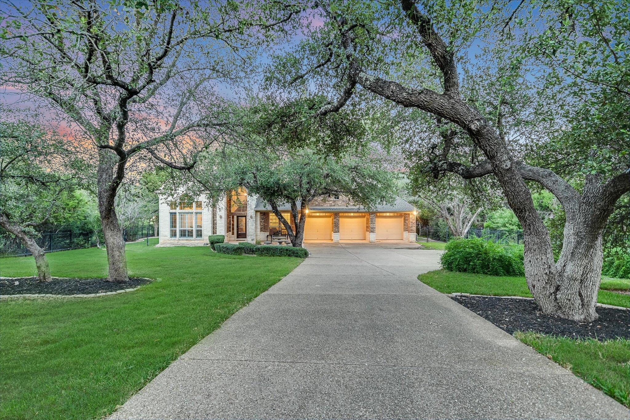 Image 2 of 39 For 17120 Northlake Hills Dr