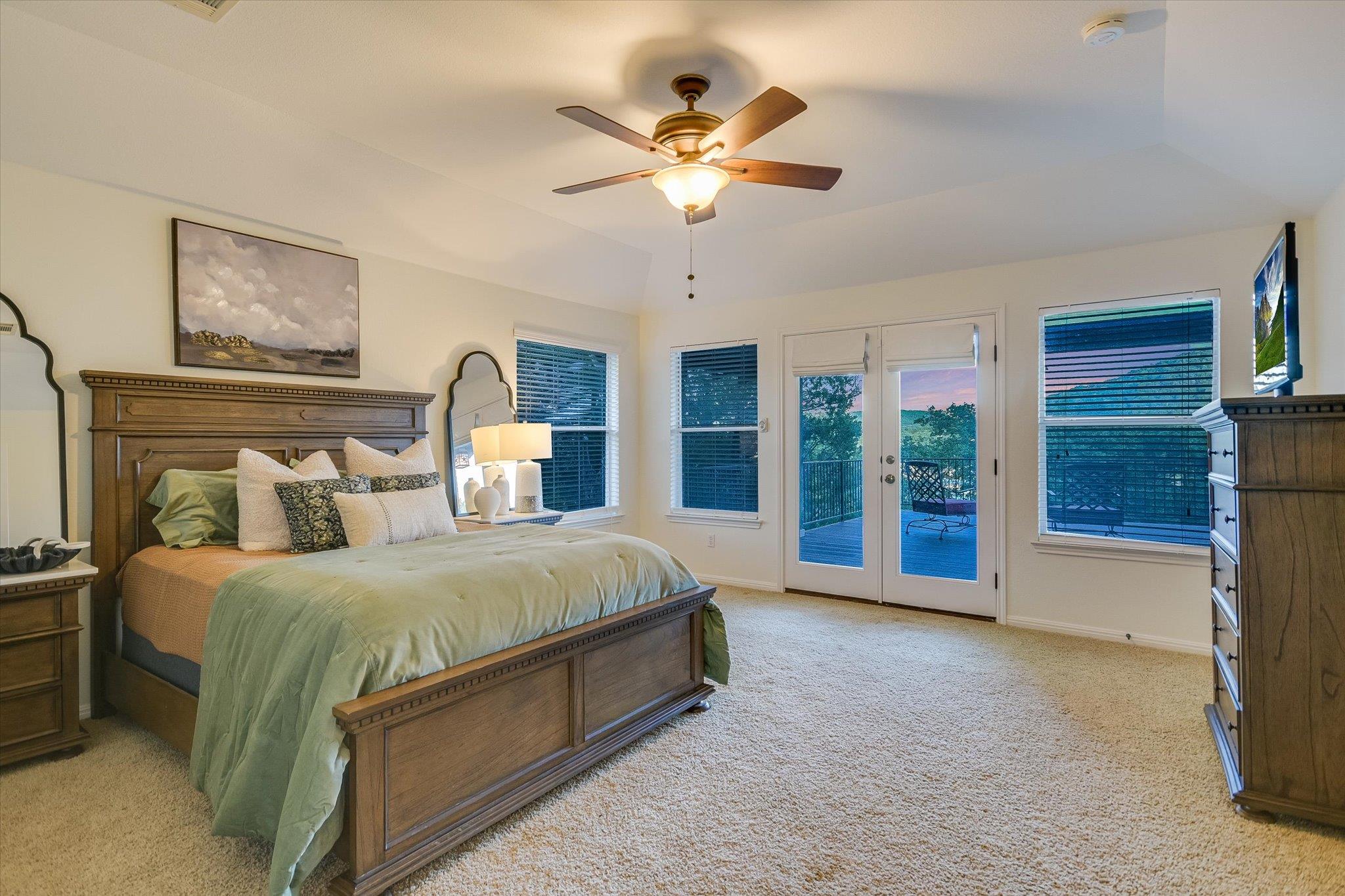 Image 21 of 39 For 17120 Northlake Hills Dr