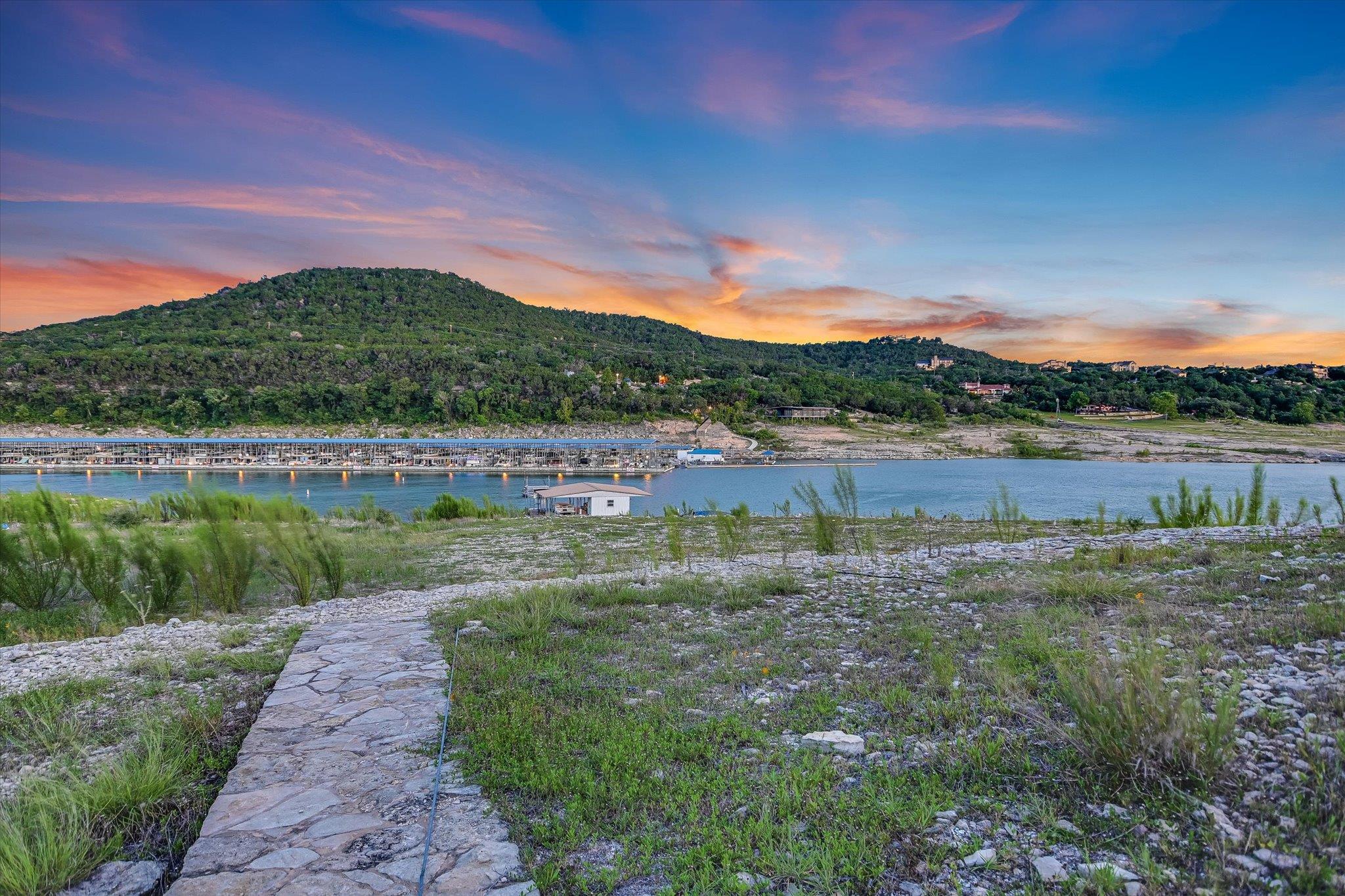 Image 31 of 39 For 17120 Northlake Hills Dr