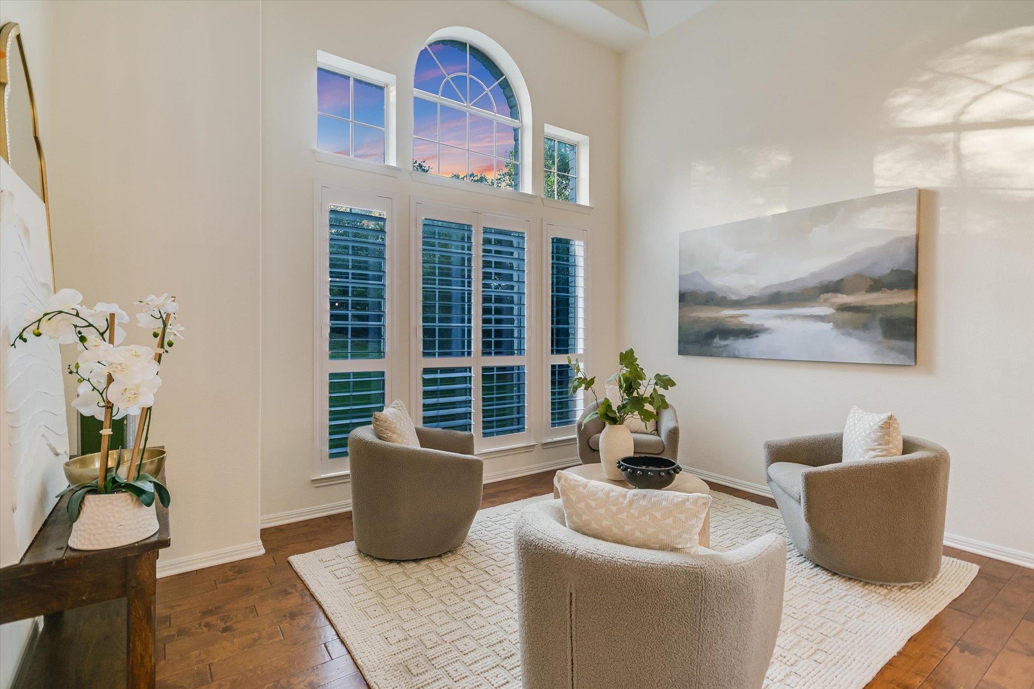 Image 9 of 39 For 17120 Northlake Hills Dr