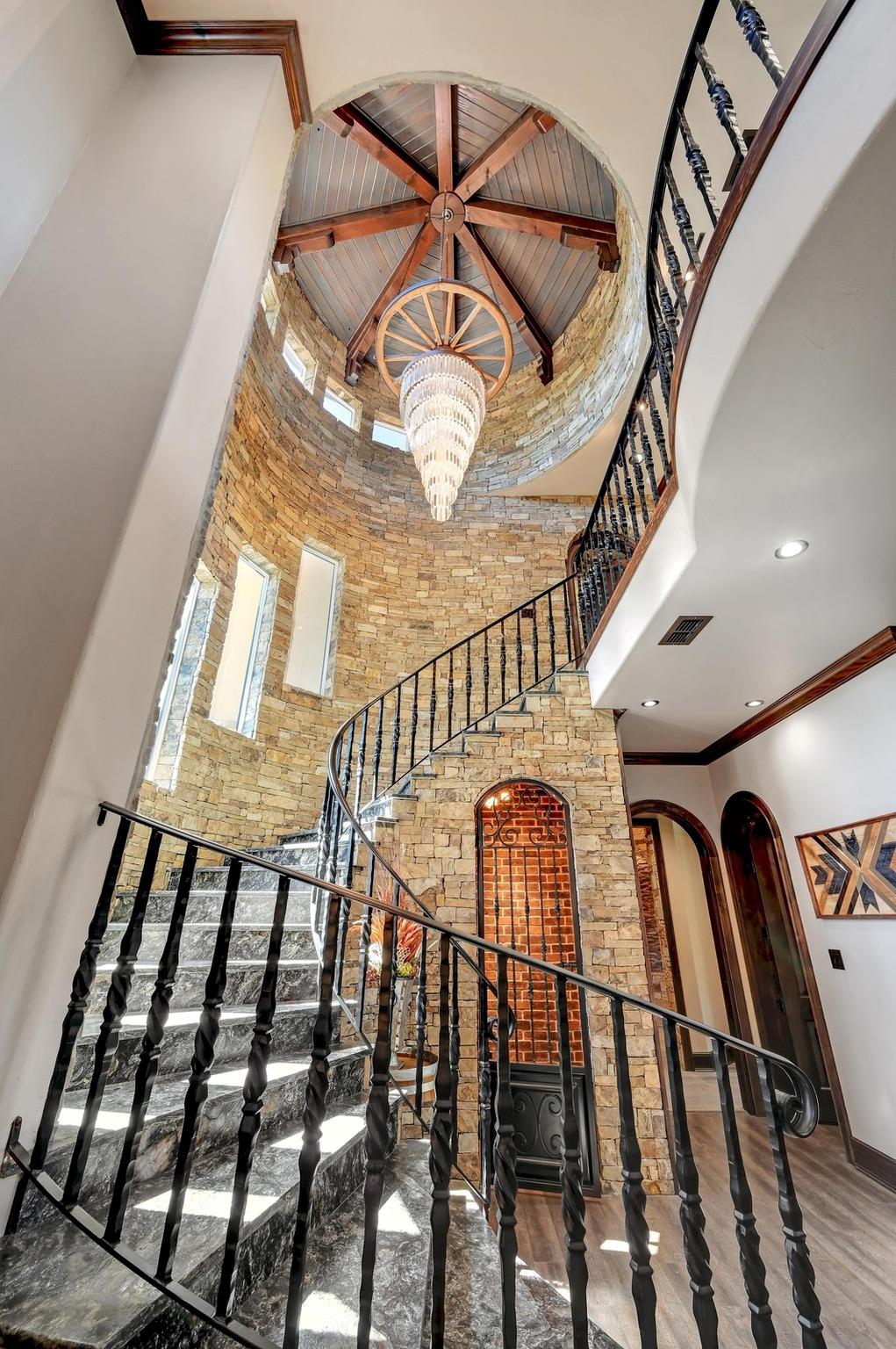 Image 4 of 40 For 200 Skippin Stone Ln