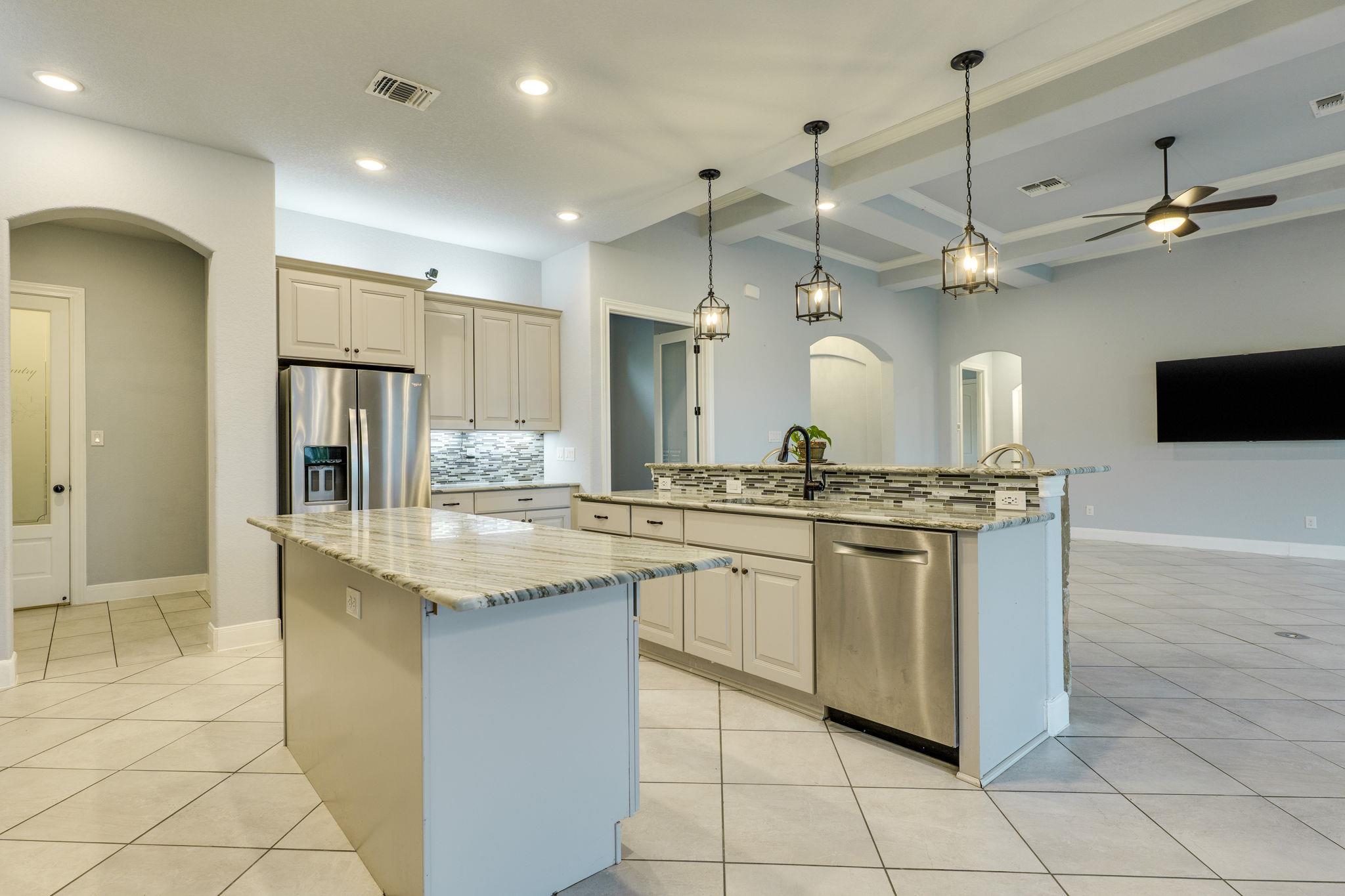 Image 17 of 40 For 346 Blackbird Dr