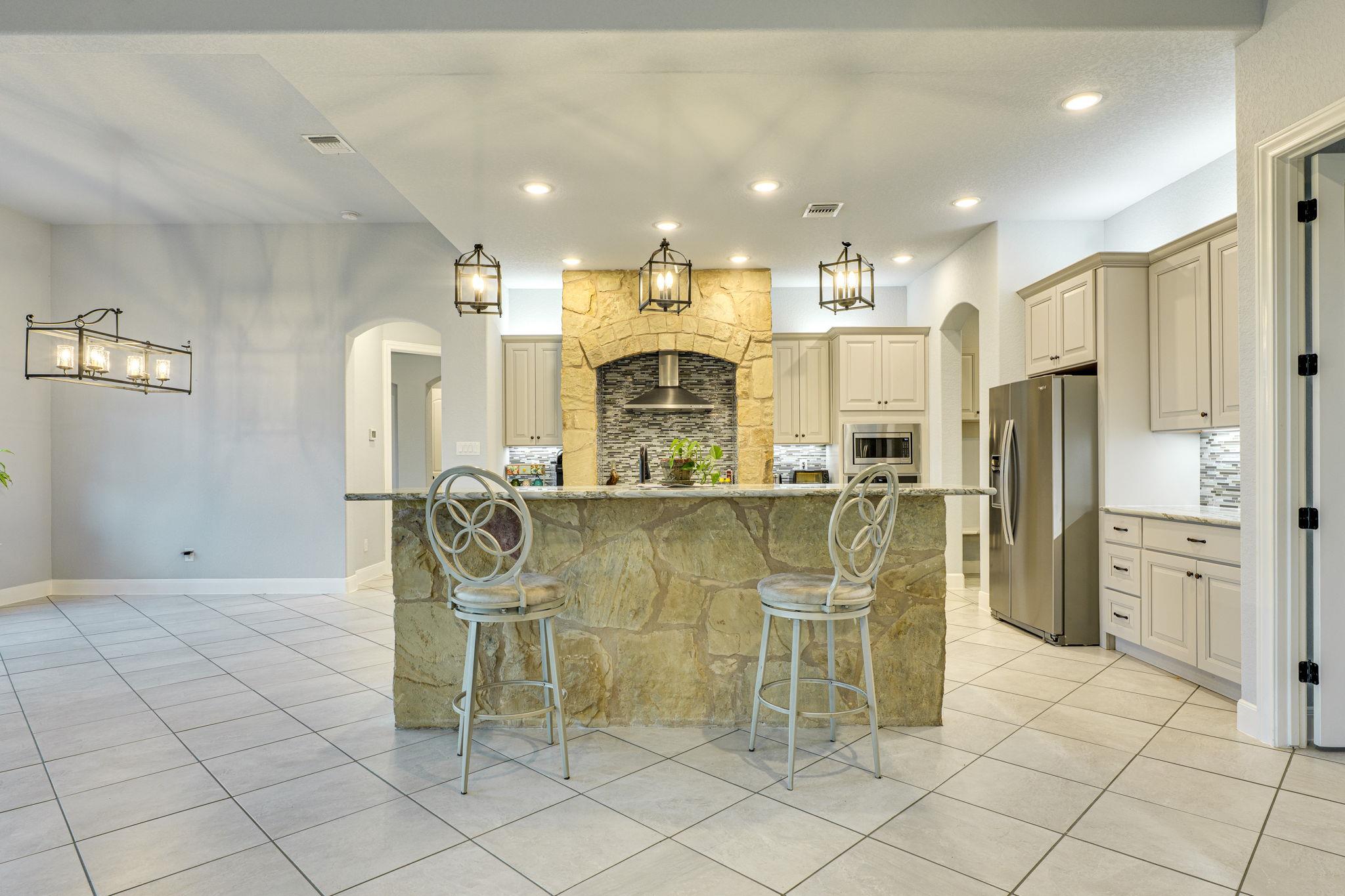 Image 18 of 40 For 346 Blackbird Dr