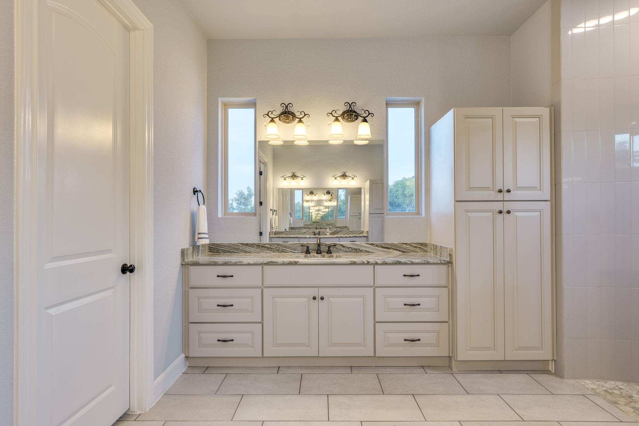 Image 22 of 40 For 346 Blackbird Dr