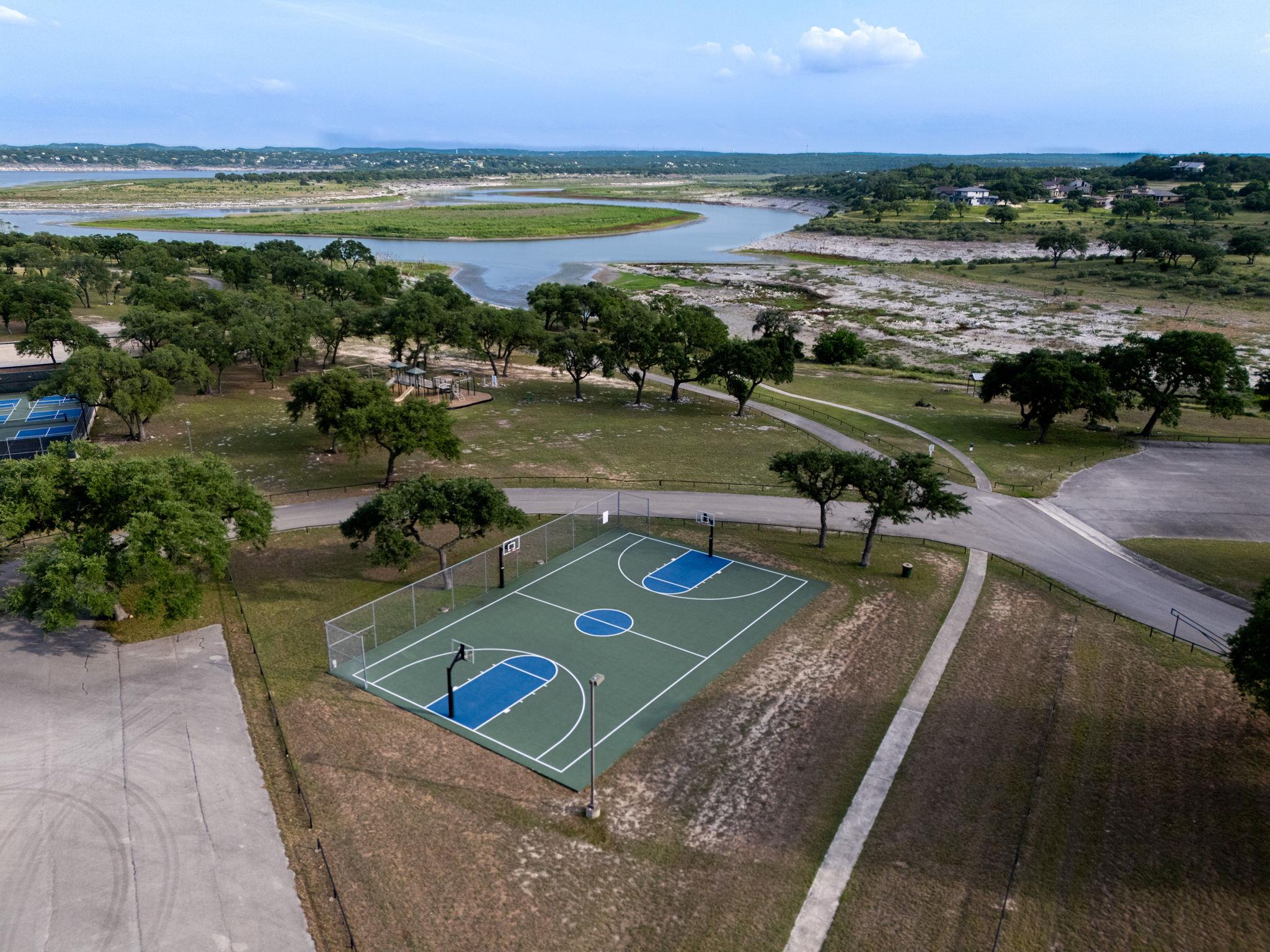 Image 36 of 40 For 346 Blackbird Dr