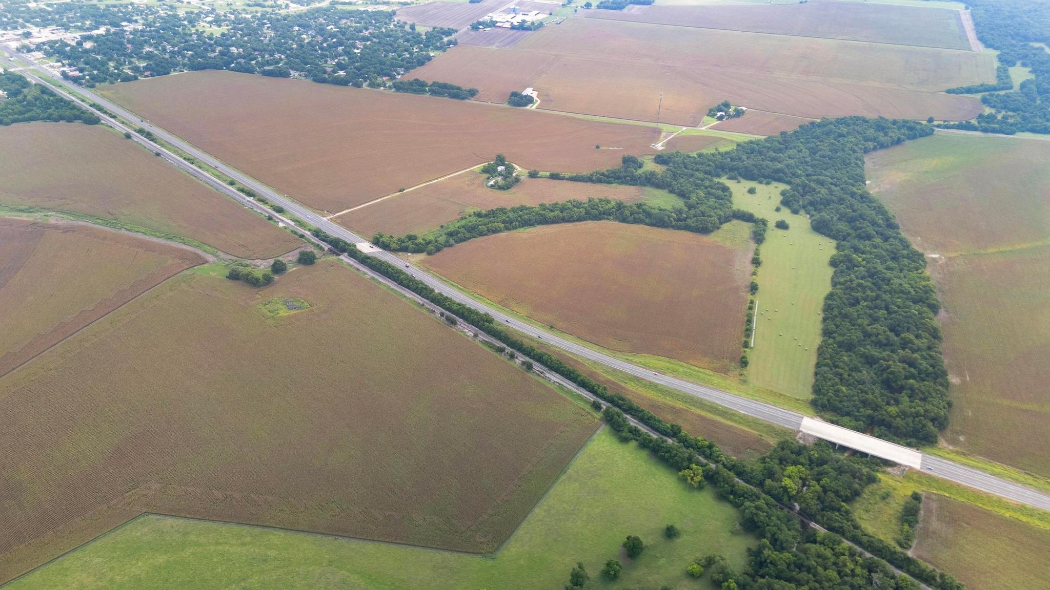 Image 4 of 25 For 4400-4402 Highway 95