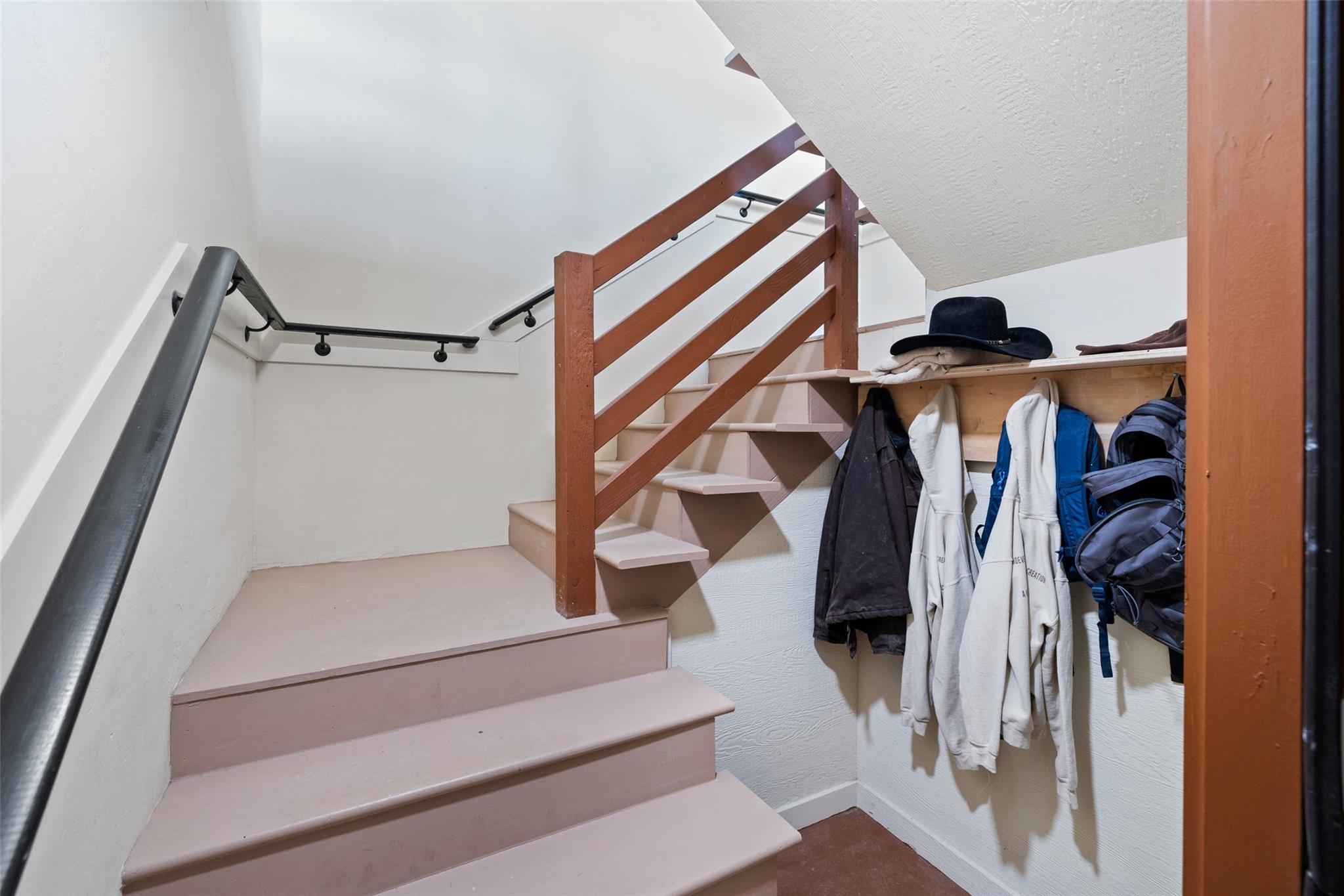 Image 18 of 31 For 2124 Crabapple Rd