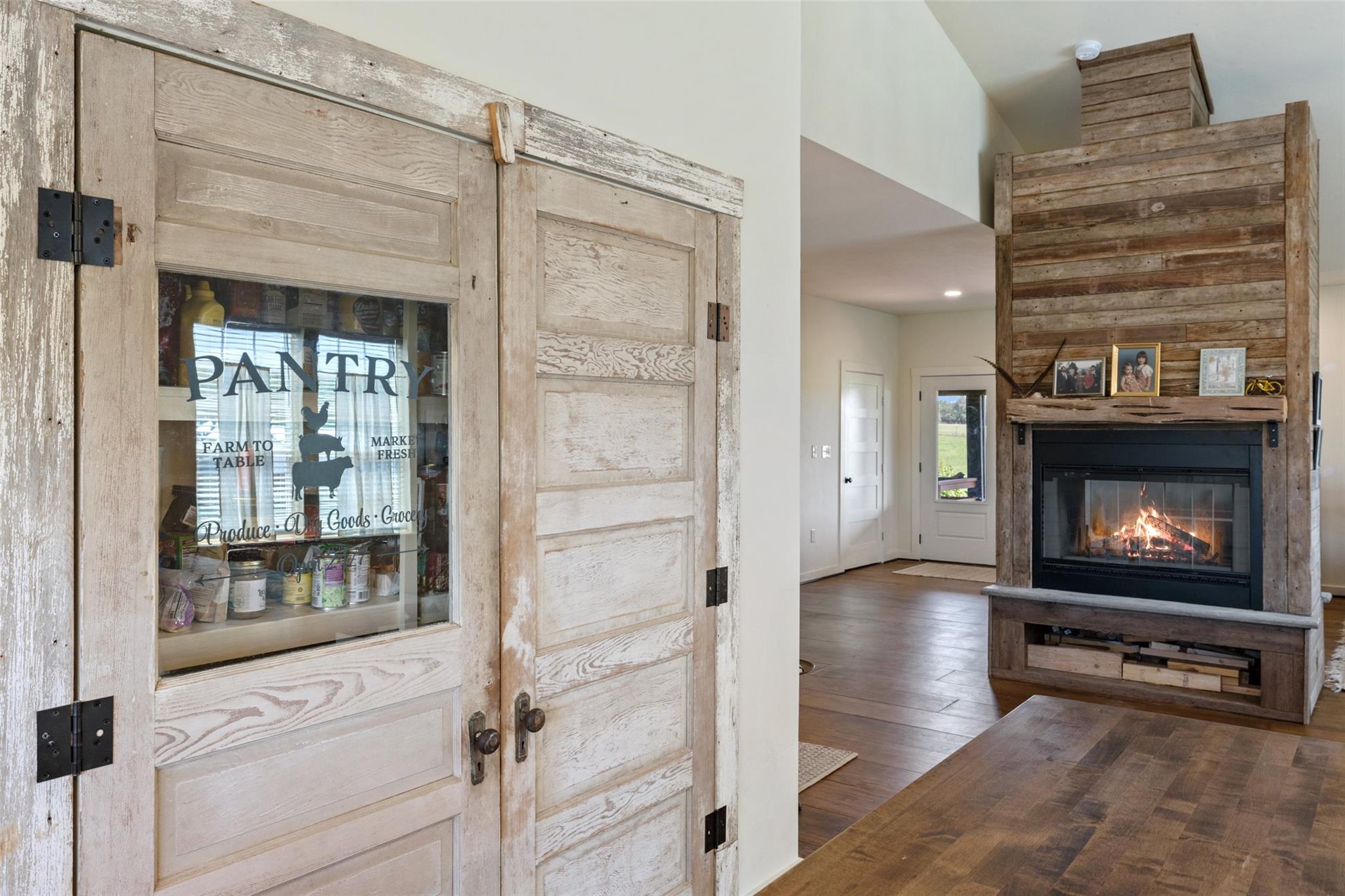 Image 6 of 31 For 2124 Crabapple Rd