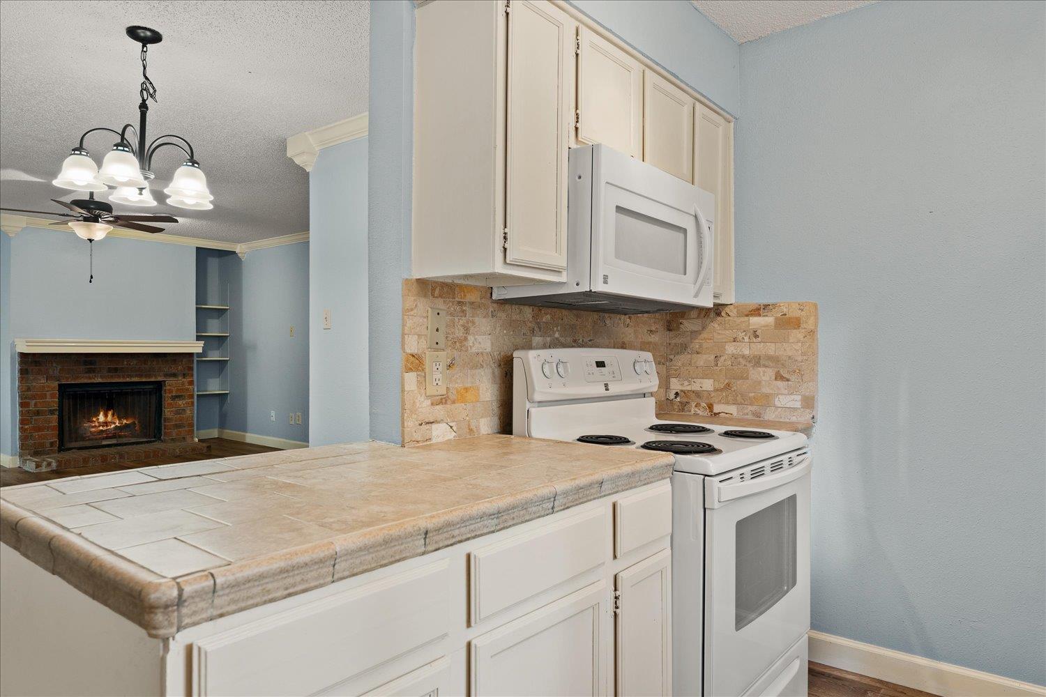 Image 10 of 28 For 4212 Medical Dr 201