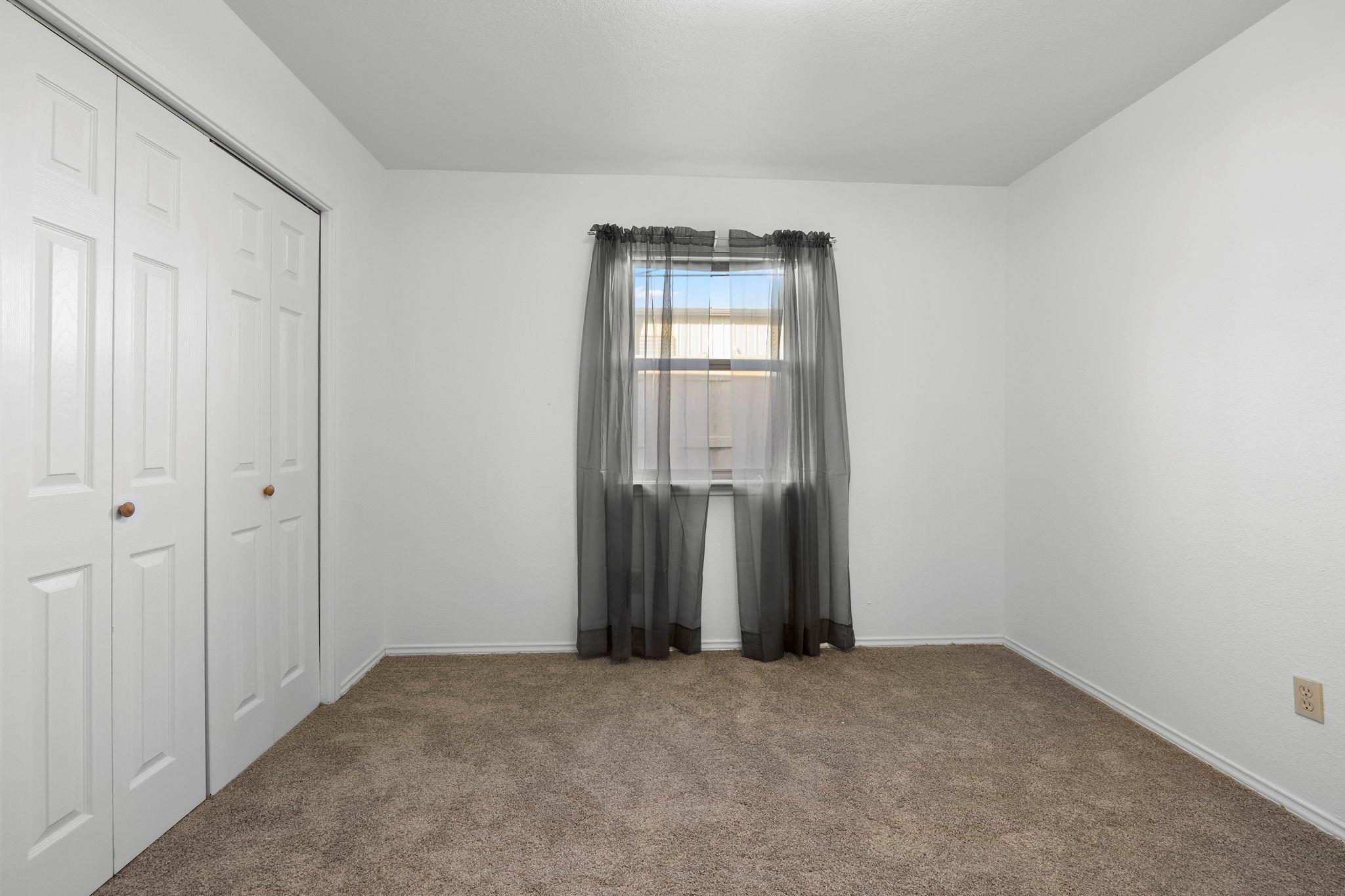 Image 19 of 26 For 121 Plant Ave Ave Apt 102