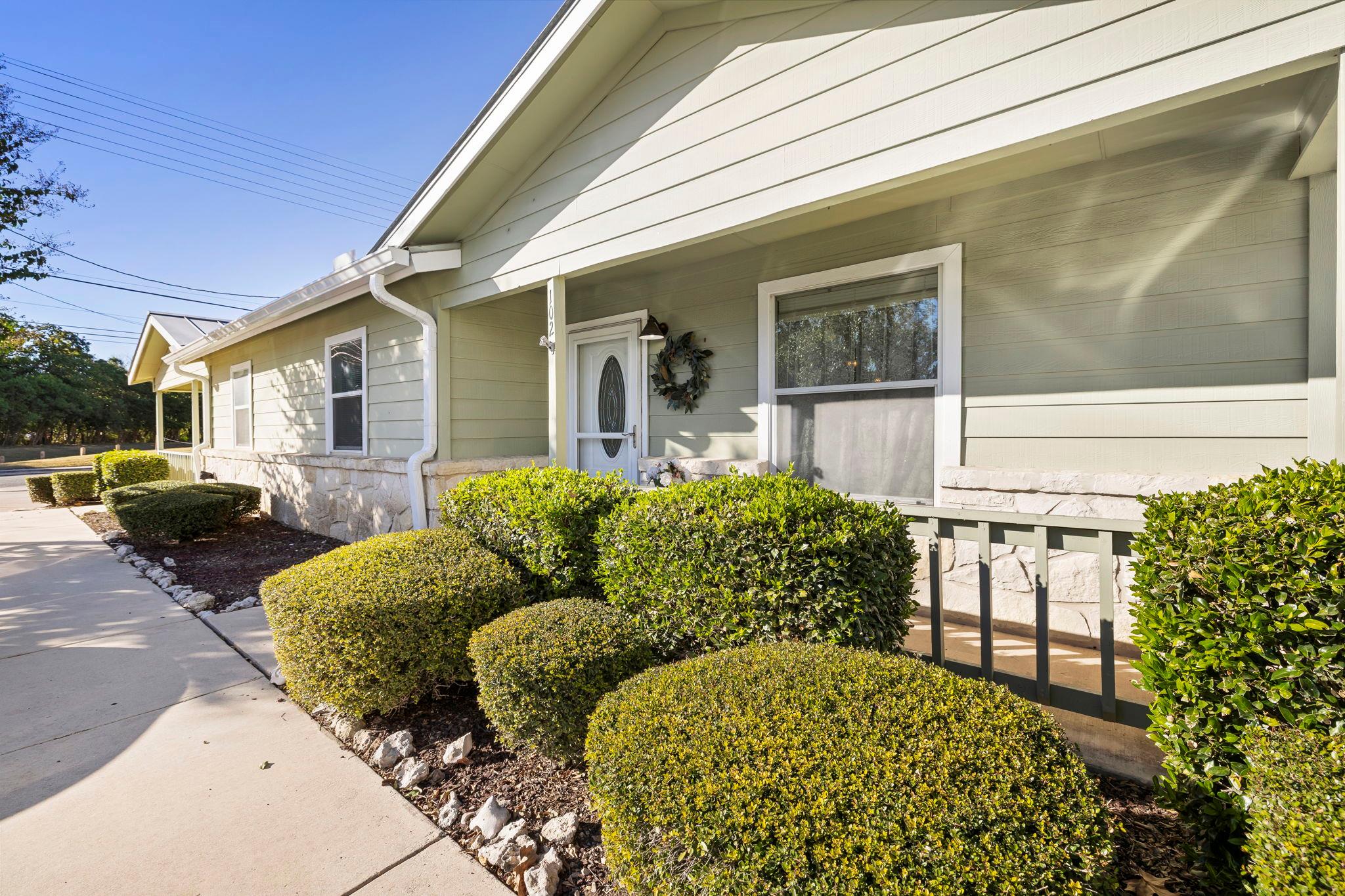 Image 2 of 26 For 121 Plant Ave Ave Apt 102