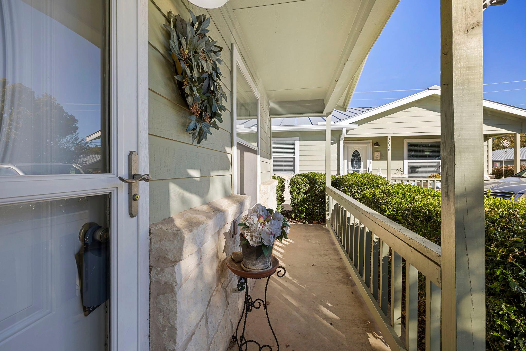 Image 3 of 26 For 121 Plant Ave Ave Apt 102