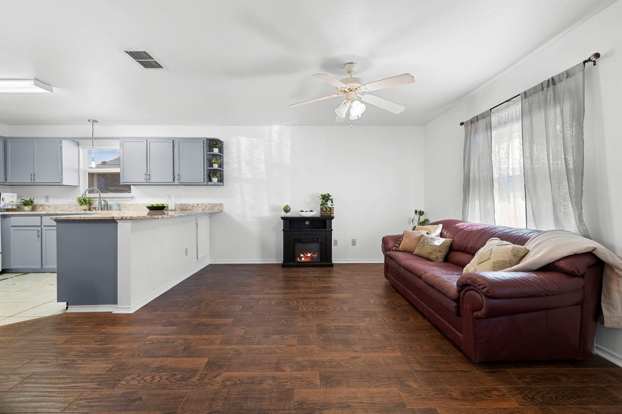 Image 7 of 26 For 121 Plant Ave Ave Apt 102