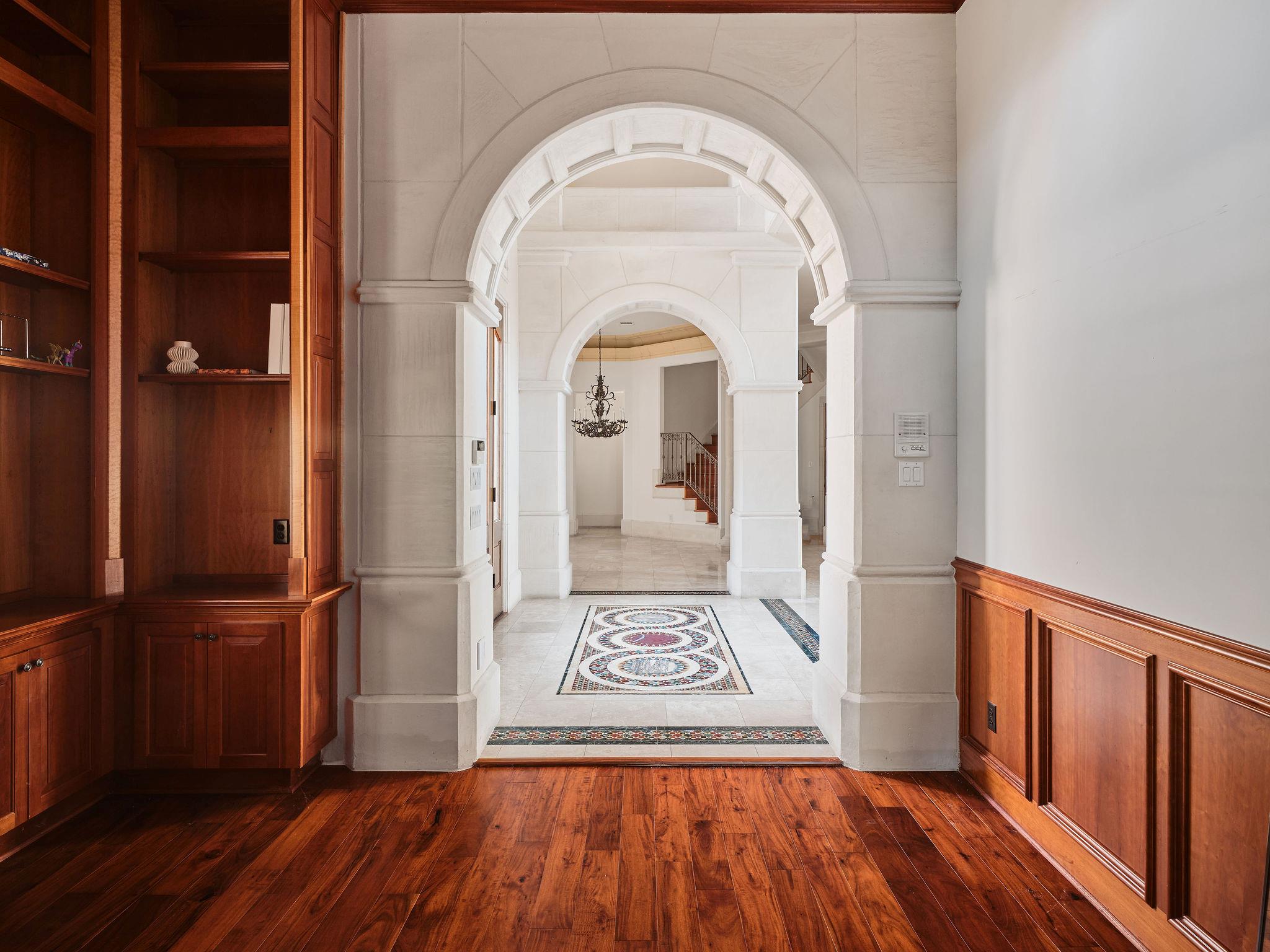 Image 14 of 40 For 4511 Island Cv