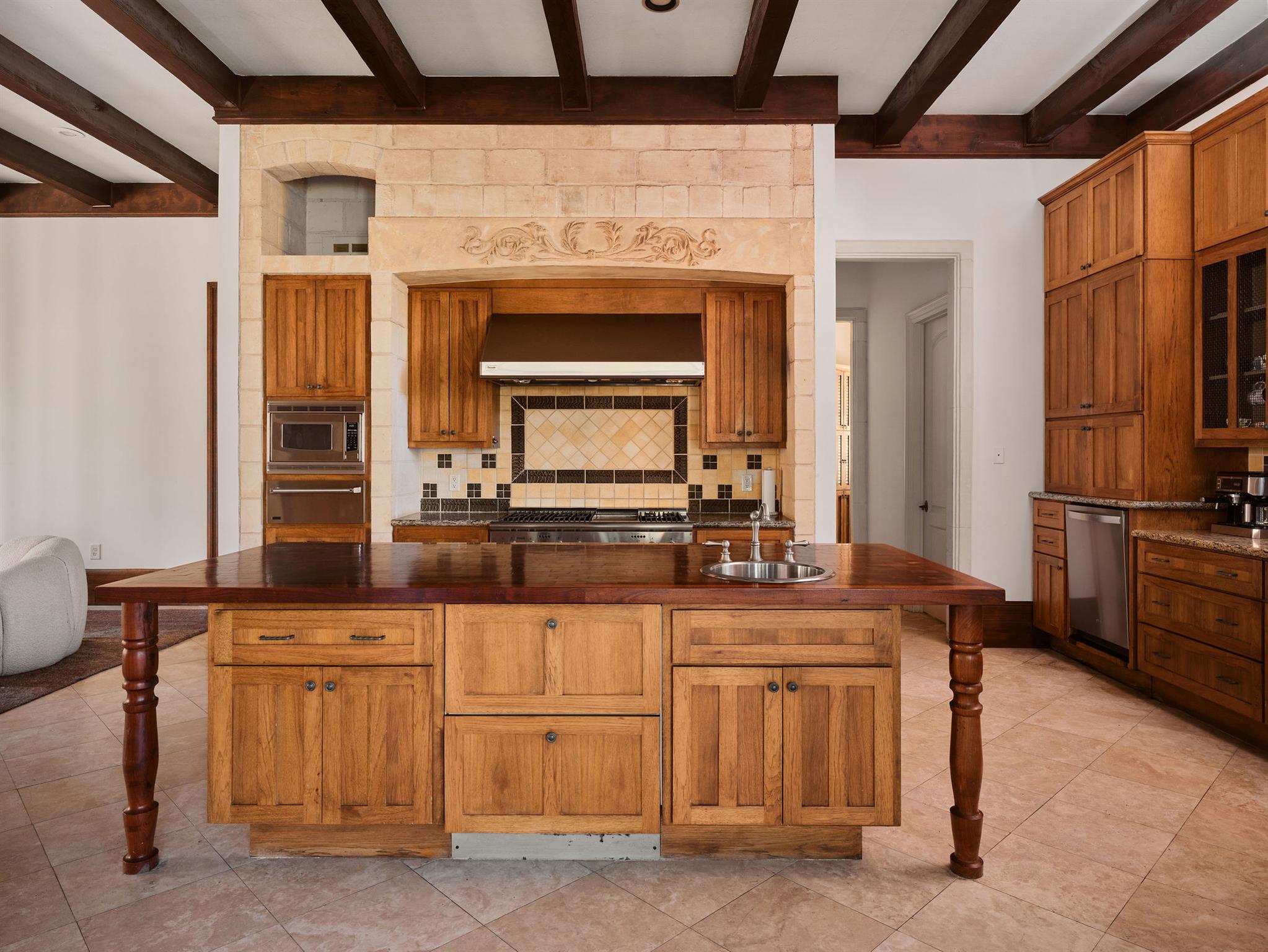 Image 20 of 40 For 4511 Island Cv