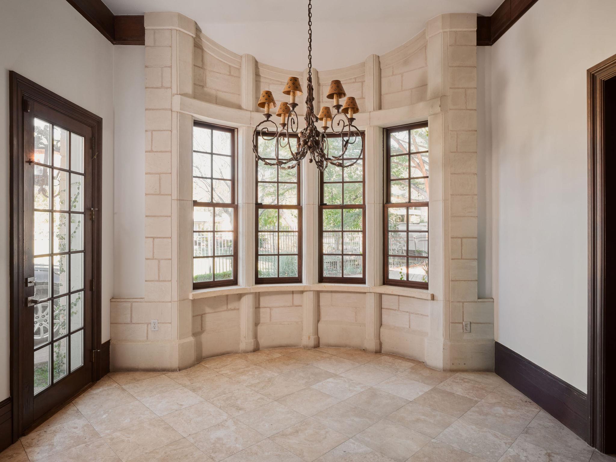 Image 21 of 40 For 4511 Island Cv