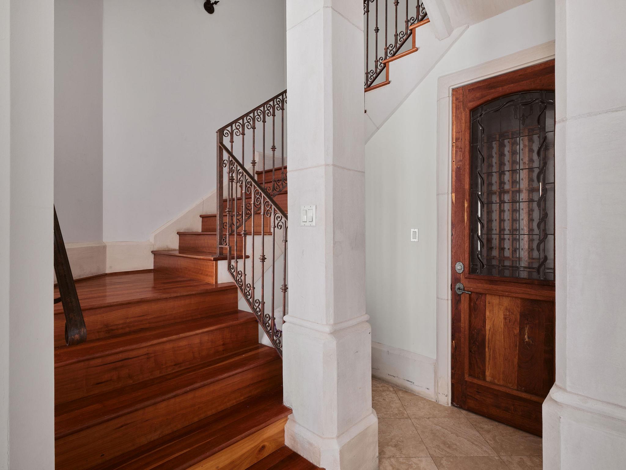 Image 22 of 40 For 4511 Island Cv